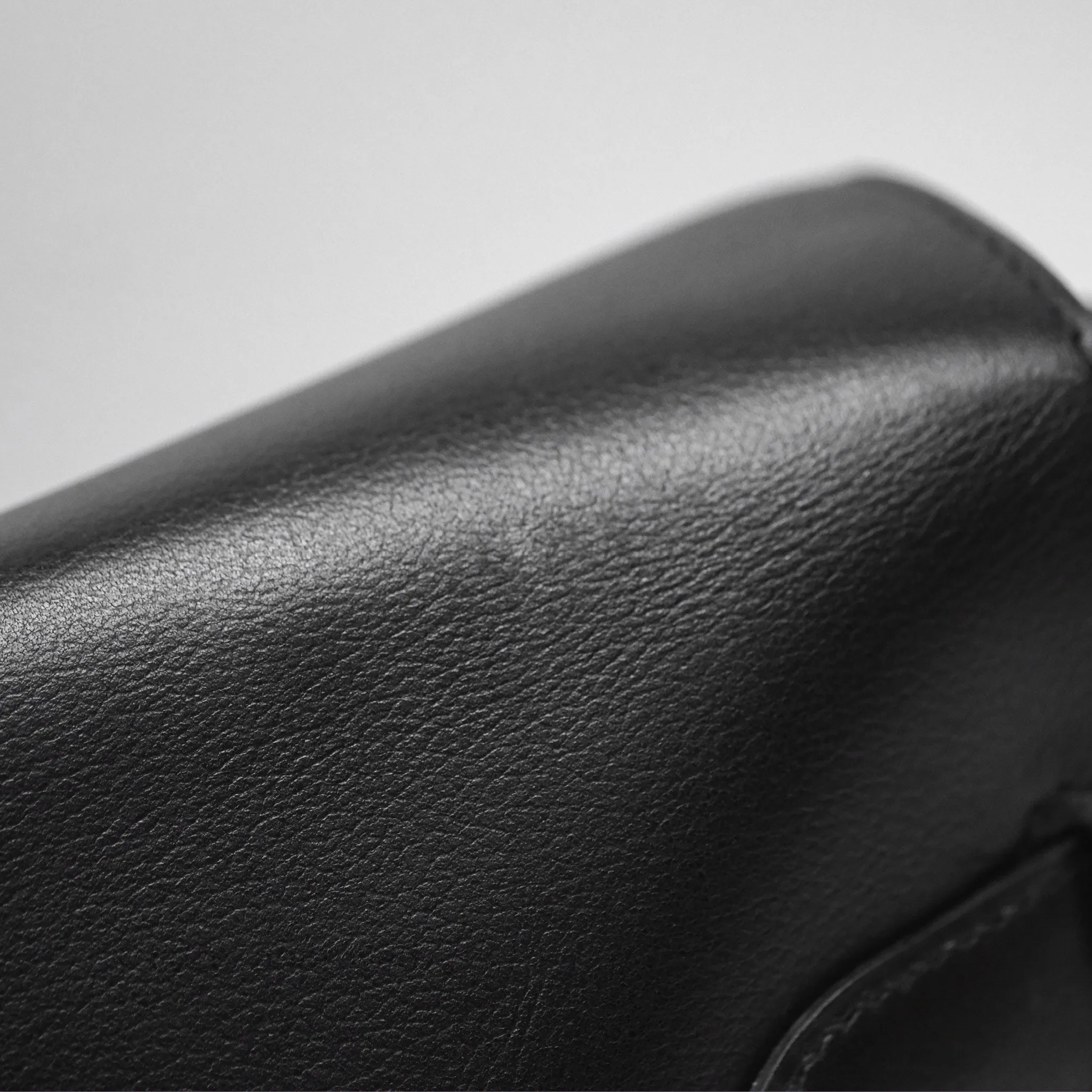- DM/Email To Purchase - Herms Kelly Messenger PM Bag 89 Noir Evergrain Palladium Hardware