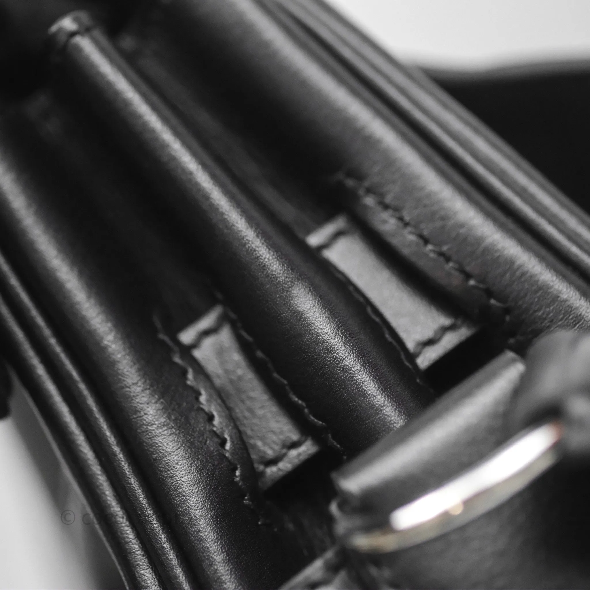 - DM/Email To Purchase - Herms Kelly Messenger PM Bag 89 Noir Evergrain Palladium Hardware