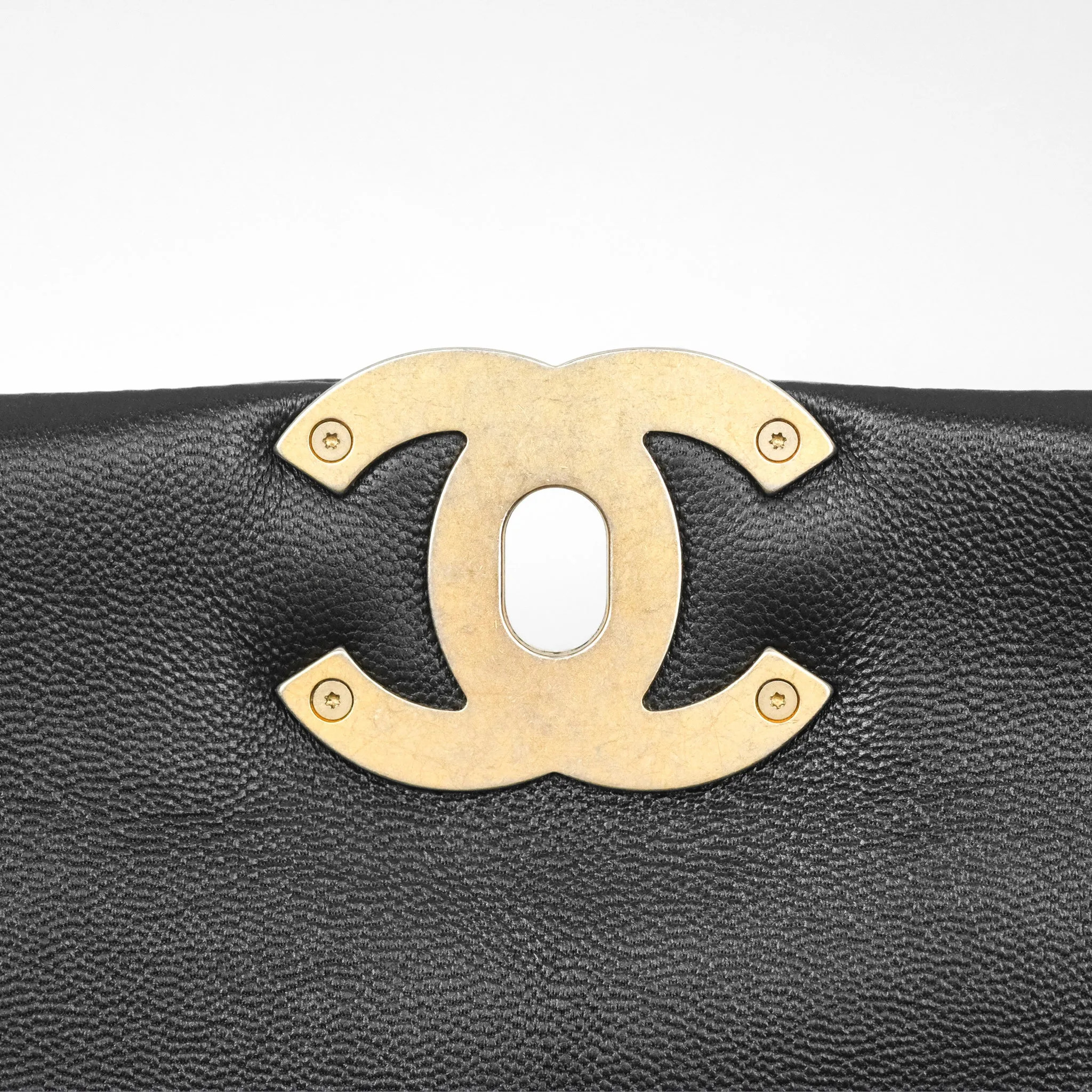 Chanel 19 Medium Black Goatskin Mixed Hardware