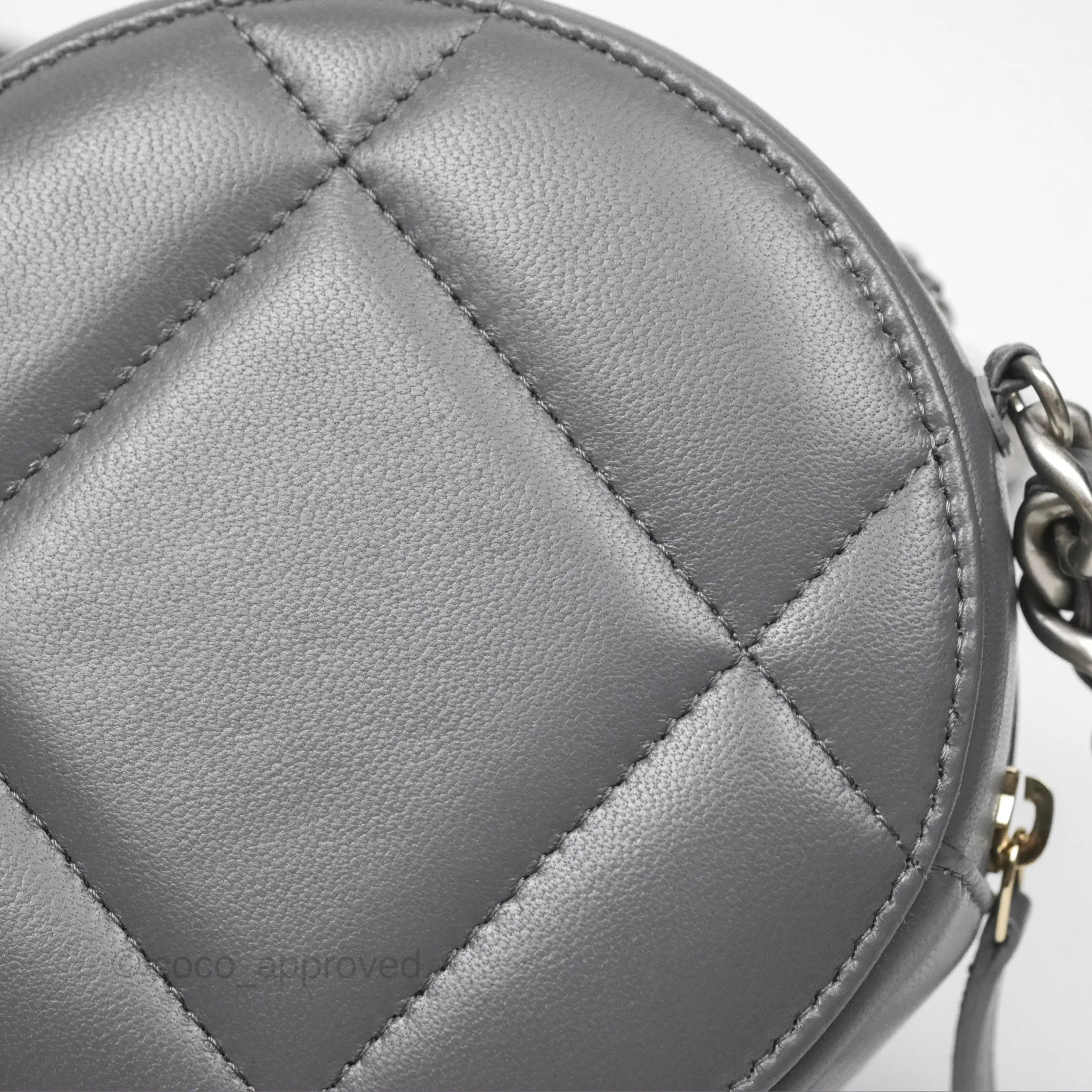 Chanel 19 Round Clutch With Chain Grey Mixed Hardware