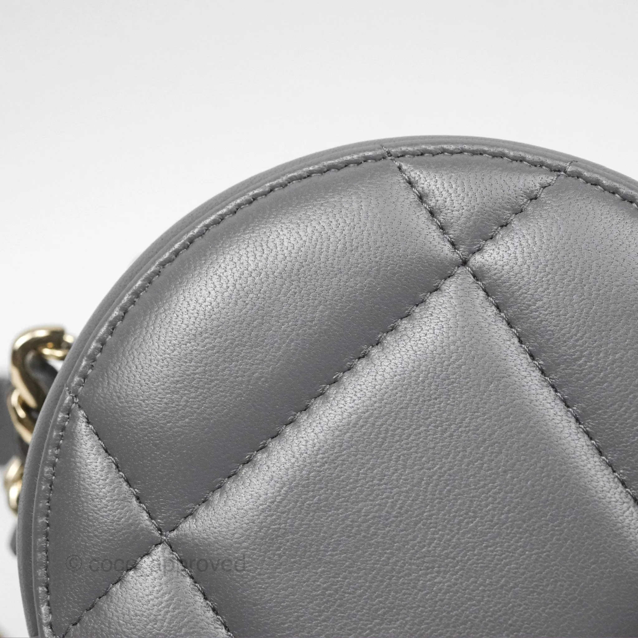 Chanel 19 Round Clutch With Chain Grey Mixed Hardware
