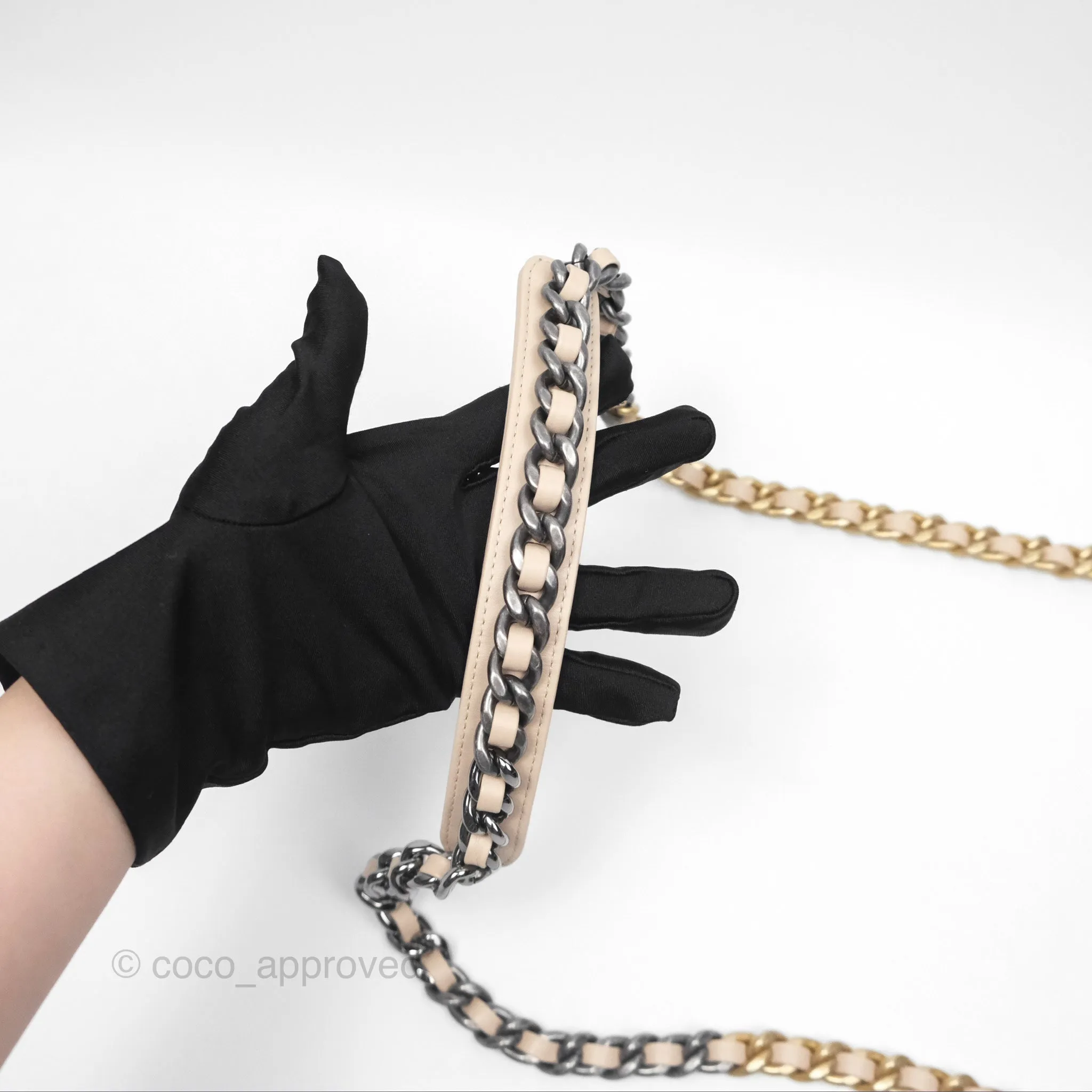 Chanel 19 Small Tweed Houndstooth Black Beige Mixed Hardware