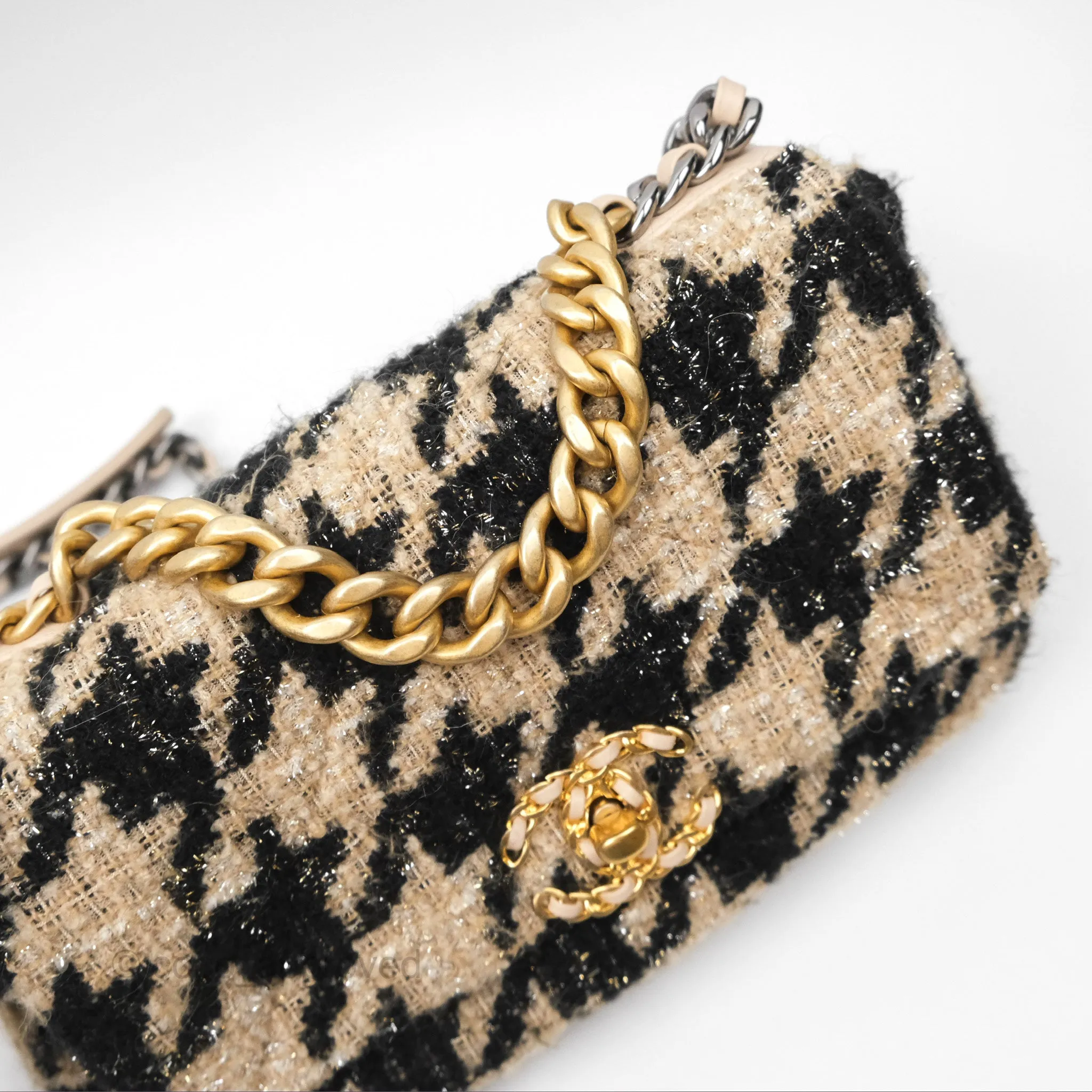 Chanel 19 Small Tweed Houndstooth Black Beige Mixed Hardware