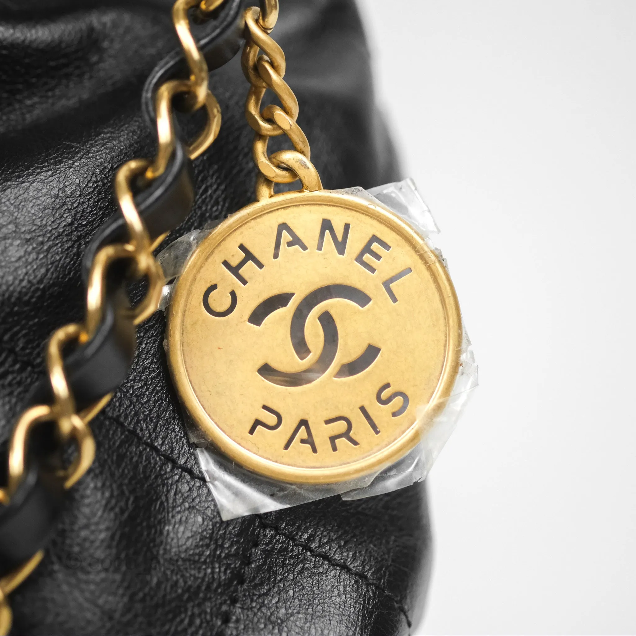 Chanel 22 Bag Medium Black Crumpled Calfskin Aged Gold Hardware