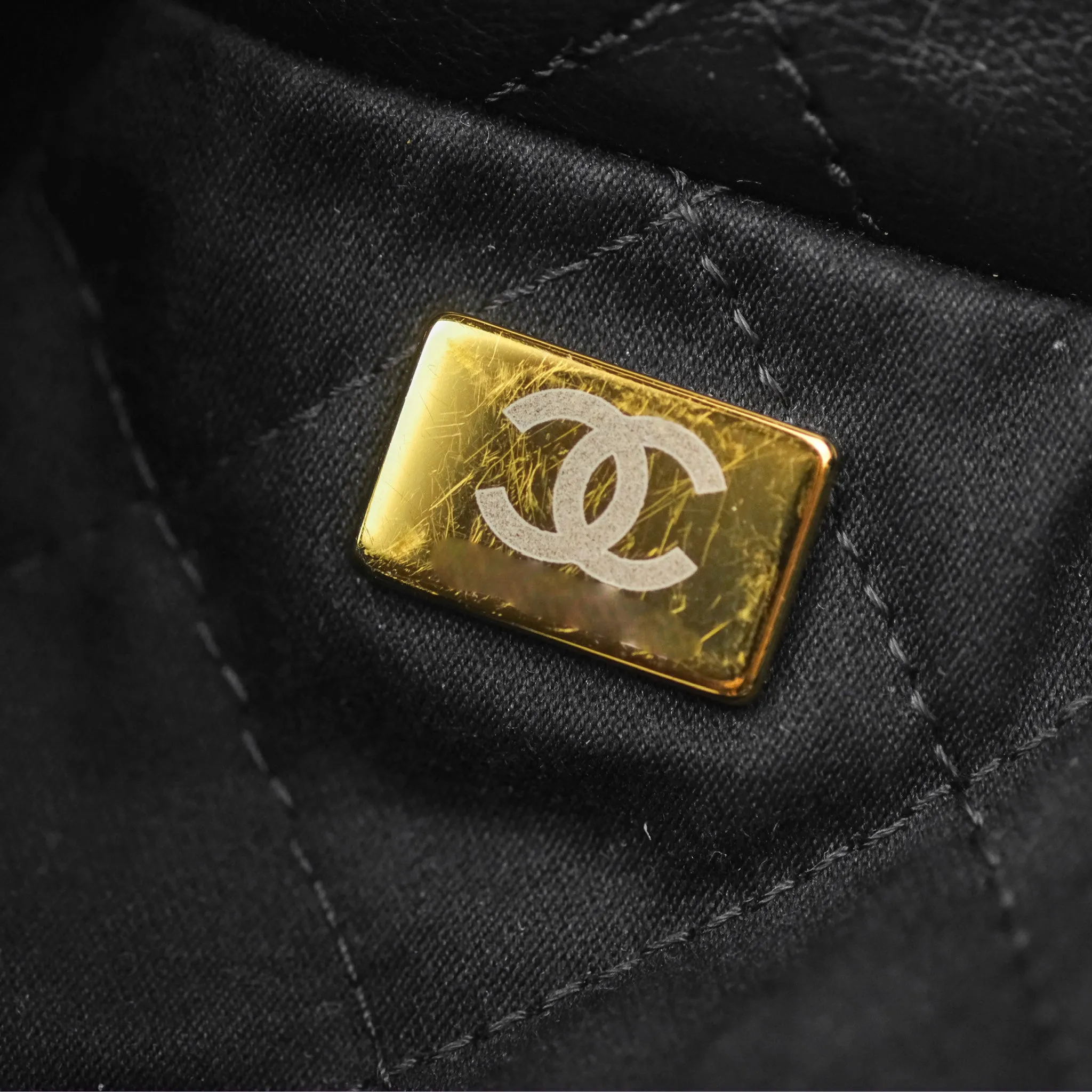 Chanel 22 Bag Medium Black Crumpled Calfskin Aged Gold Hardware