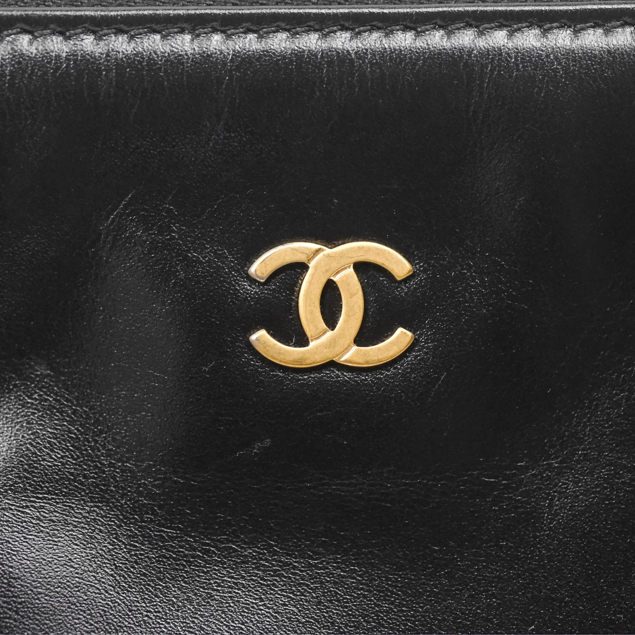Chanel 22 East West Bag Black Shiny Crumpled Calfskin