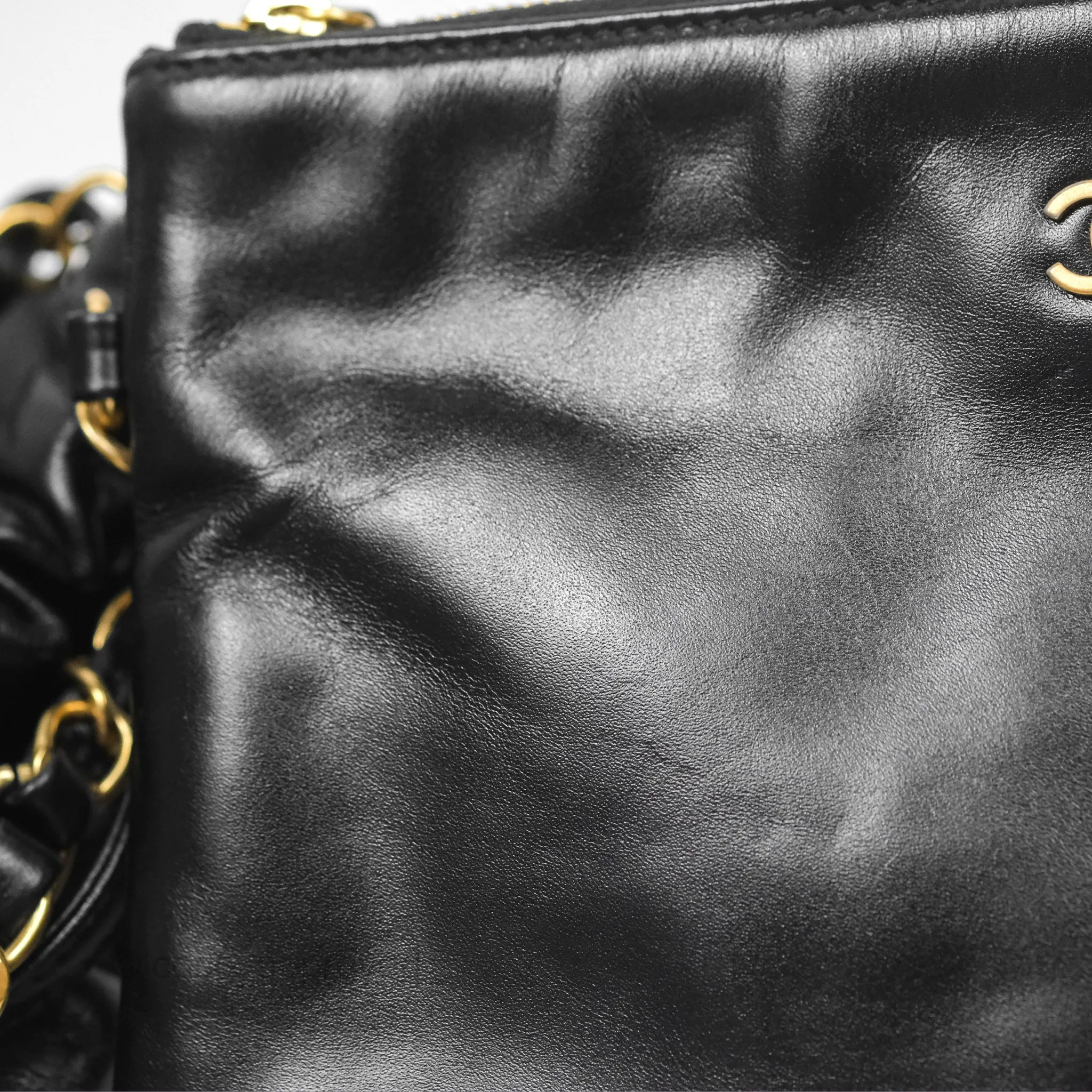 Chanel 22 East West Bag Black Shiny Crumpled Calfskin
