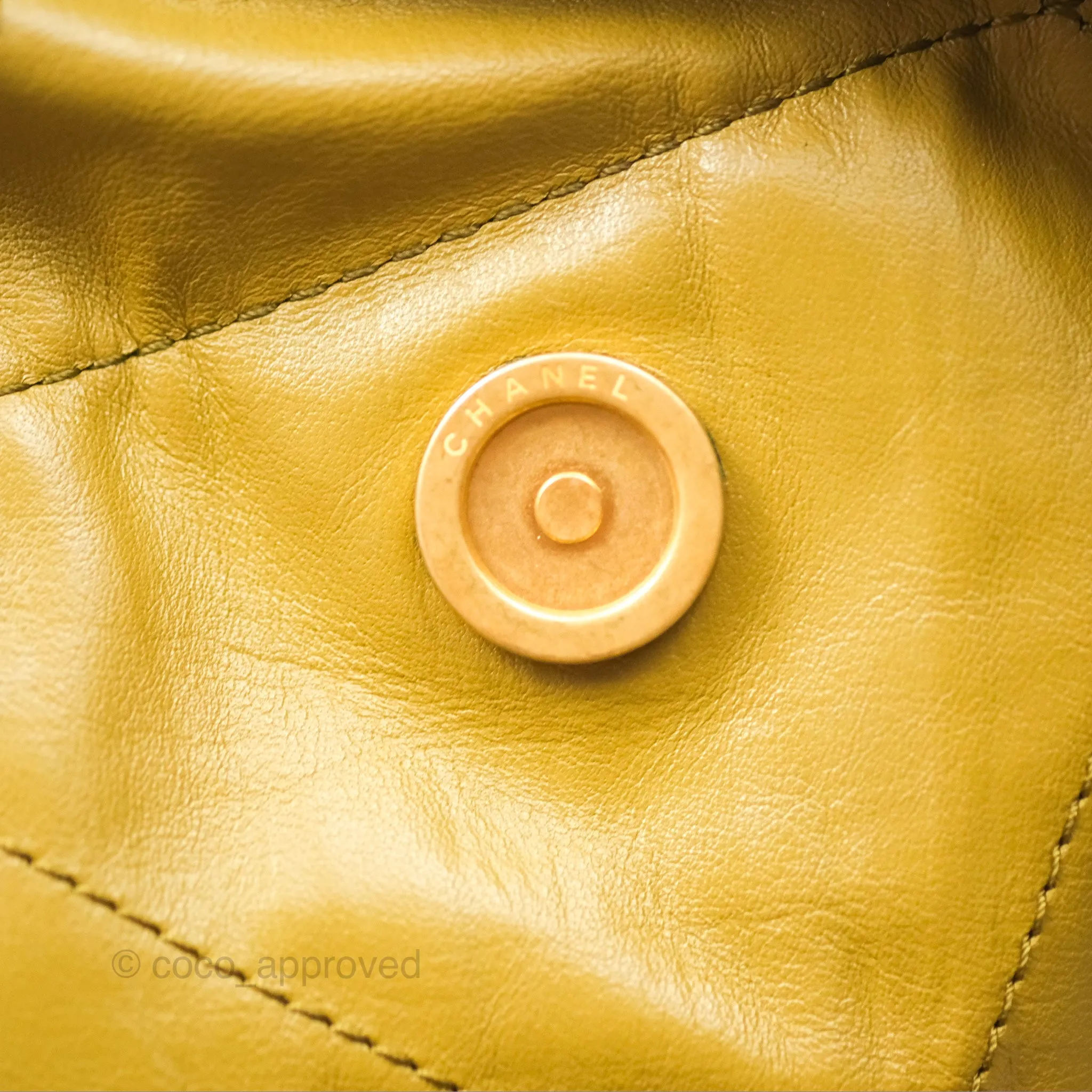 Chanel 22 Medium Olive Shiny Crumpled Calfskin Aged Gold Hardware