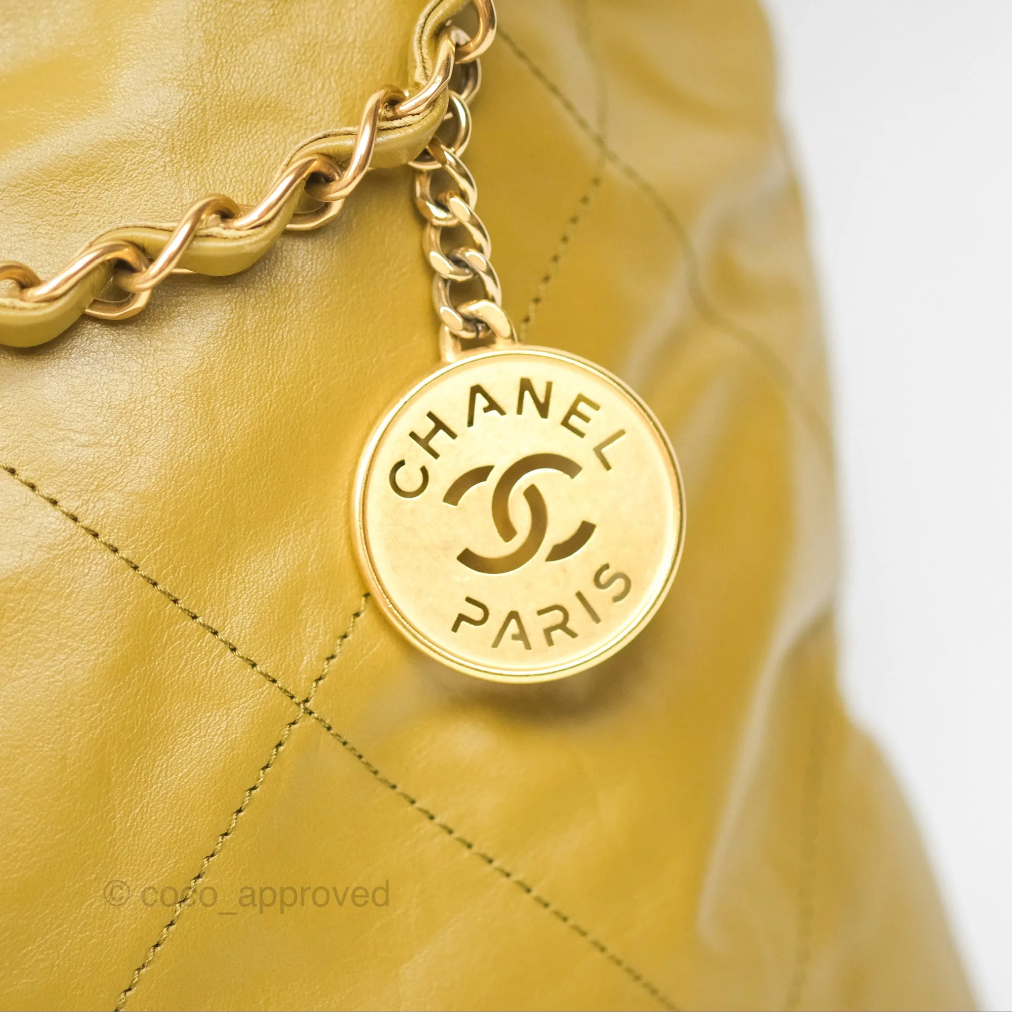 Chanel 22 Medium Olive Shiny Crumpled Calfskin Aged Gold Hardware