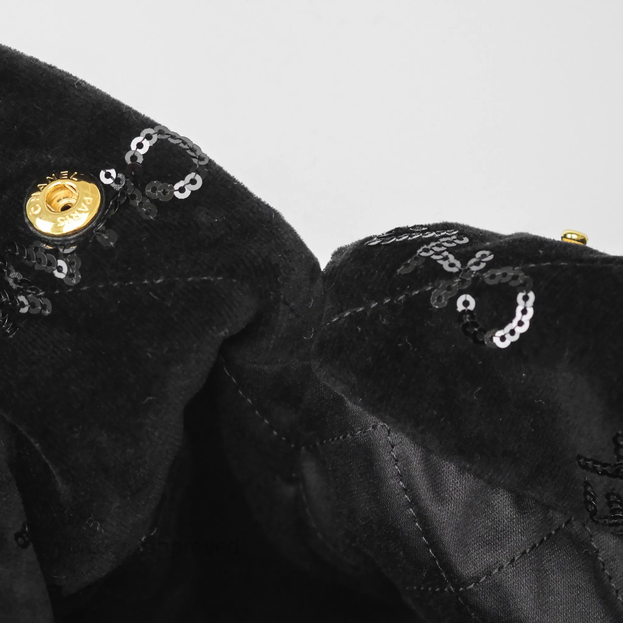Chanel 22 Medium Sequins Logo Black Velvet