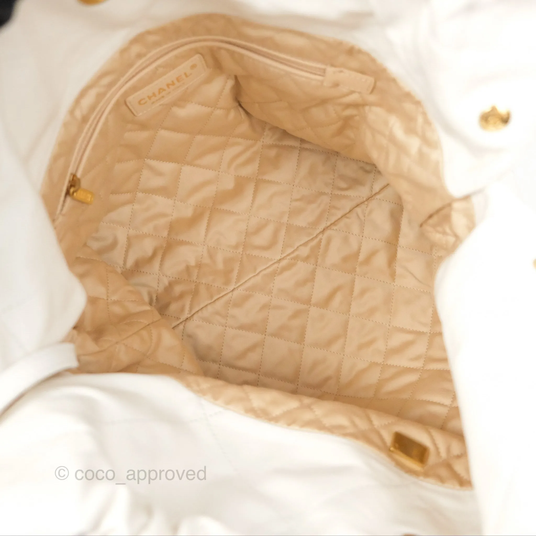 Chanel 22 Medium White Shiny Calfskin Aged Gold Hardware