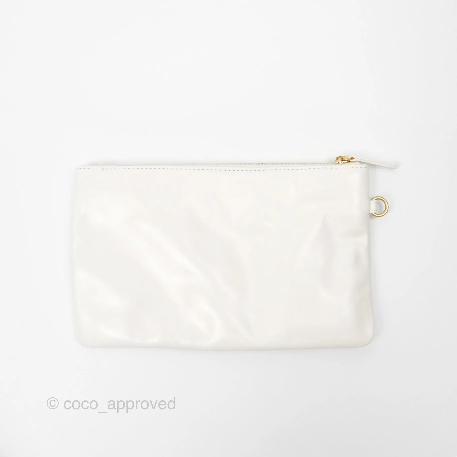 Chanel 22 Medium White Shiny Calfskin Aged Gold Hardware