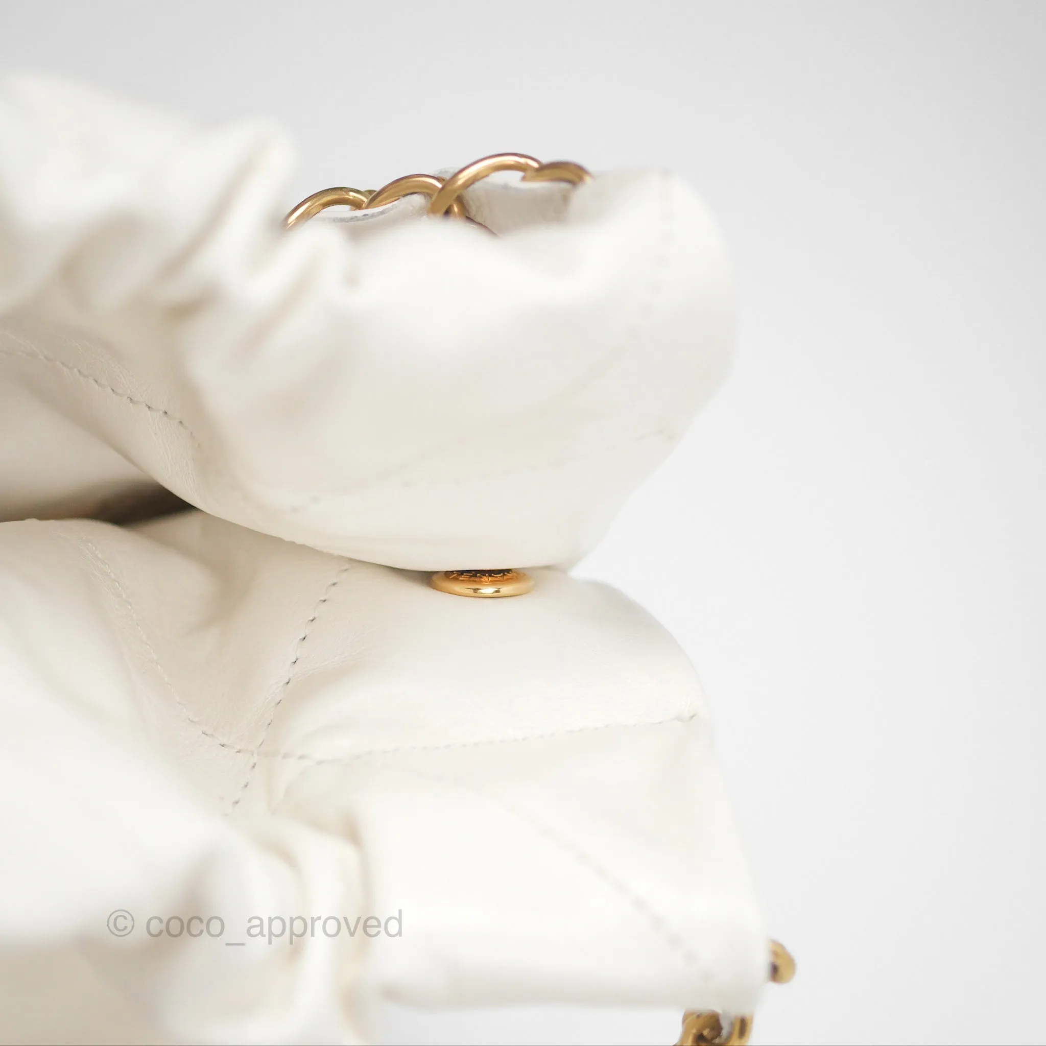 Chanel 22 Medium White Shiny Calfskin Aged Gold Hardware