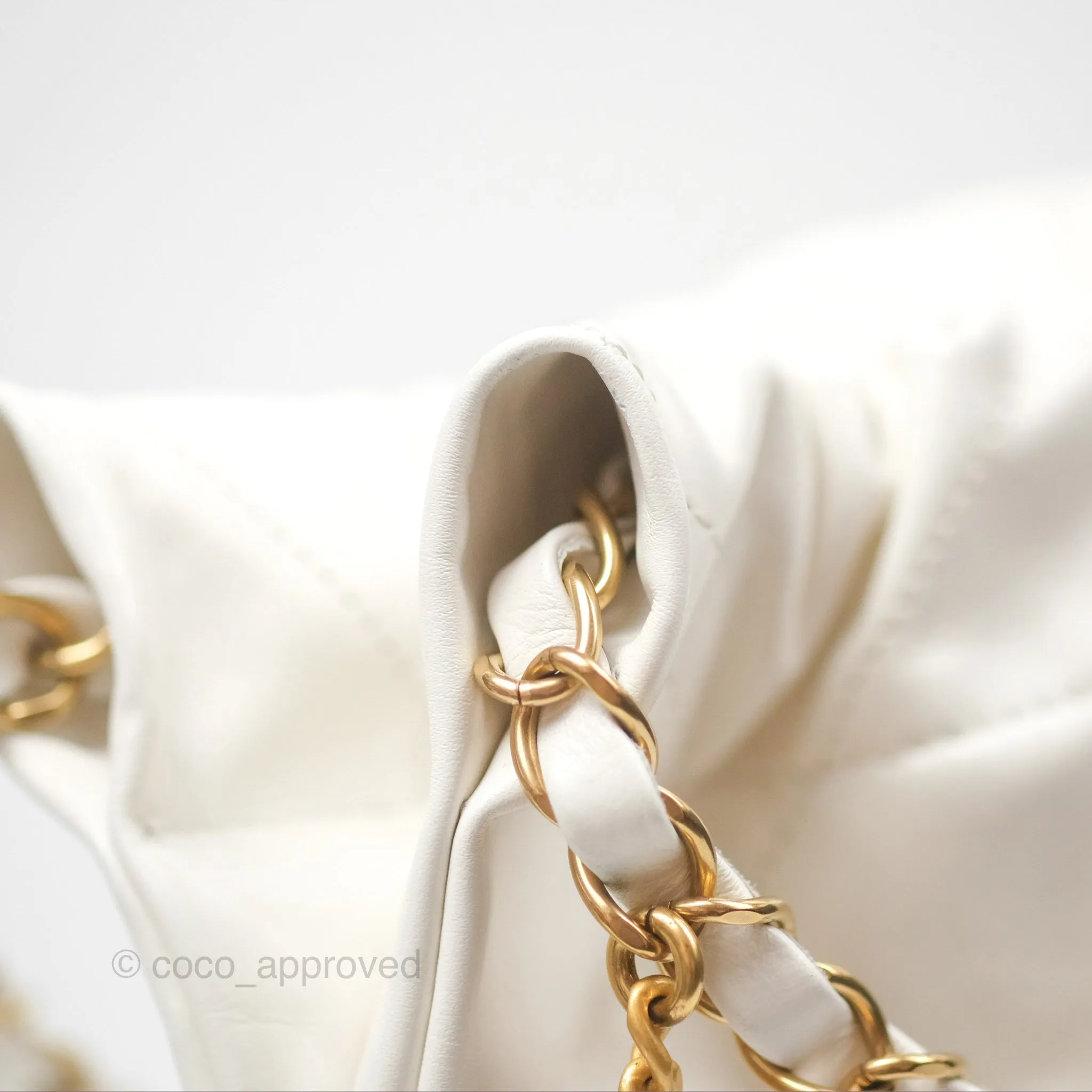 Chanel 22 Medium White Shiny Calfskin Aged Gold Hardware