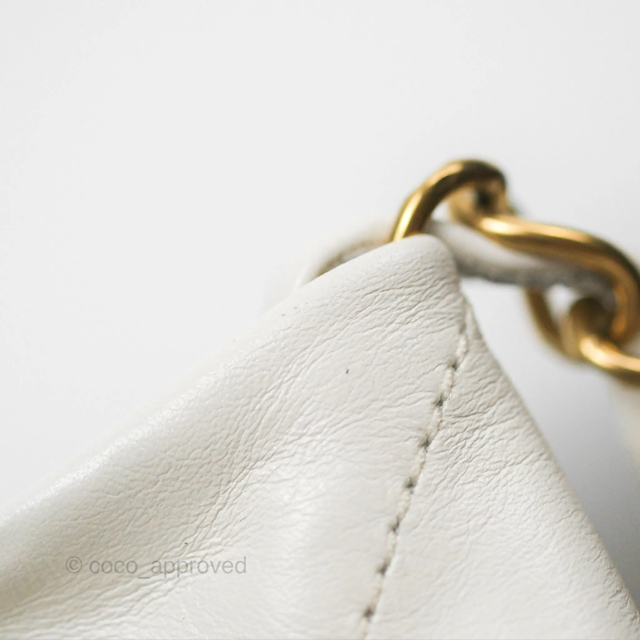 Chanel 22 Medium White Shiny Calfskin Aged Gold Hardware