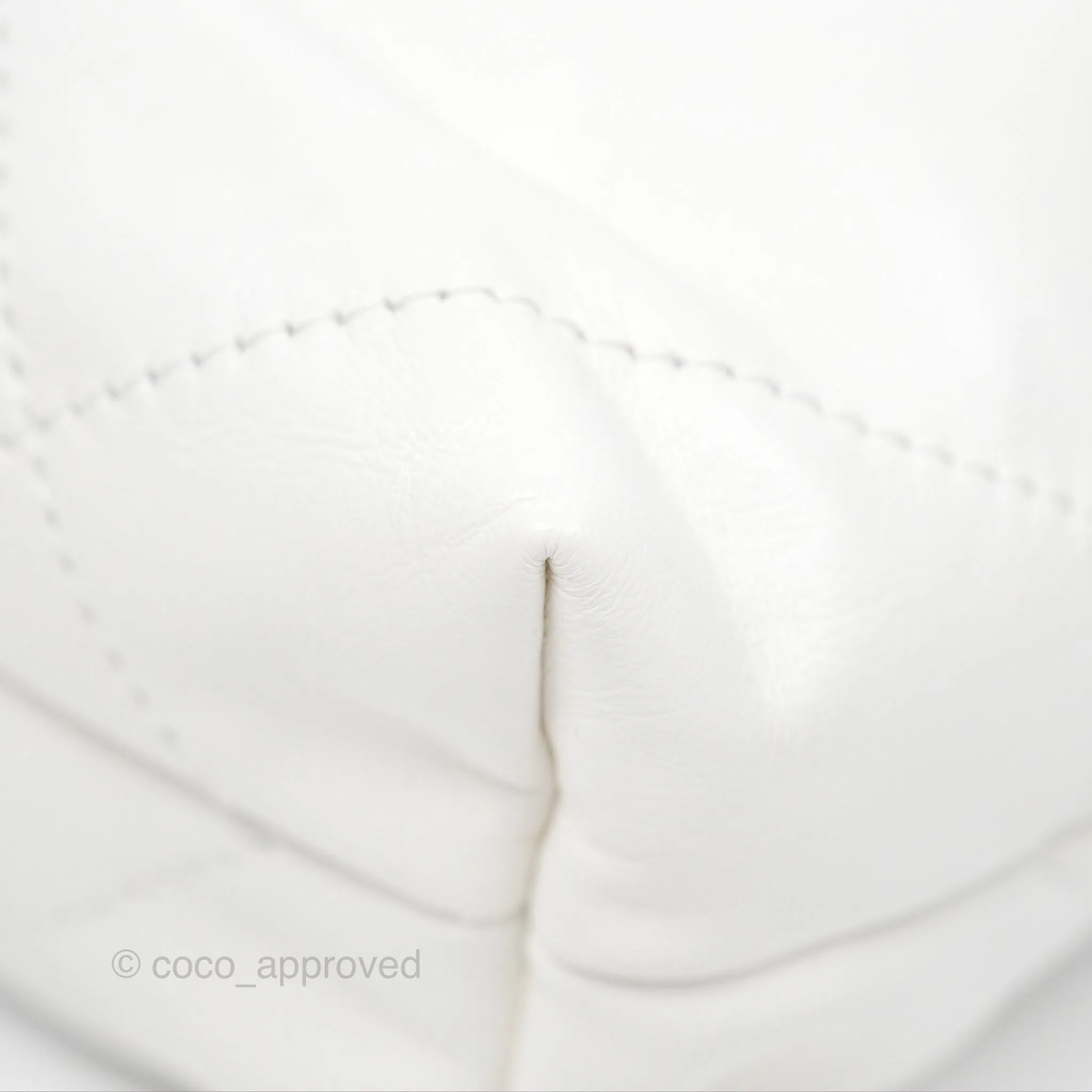 Chanel 22 Mini Bag White Shiny Crumpled Calfskin