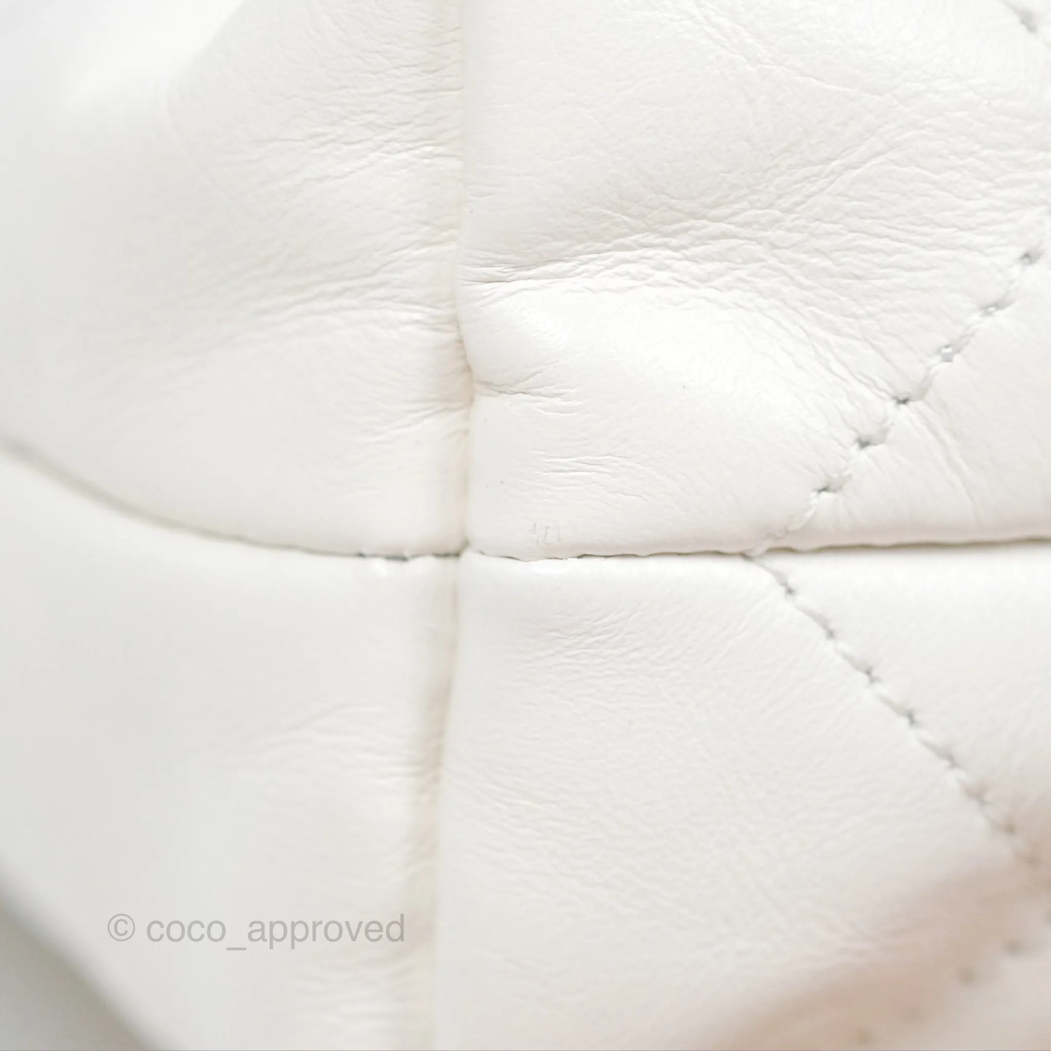 Chanel 22 Mini Bag White Shiny Crumpled Calfskin