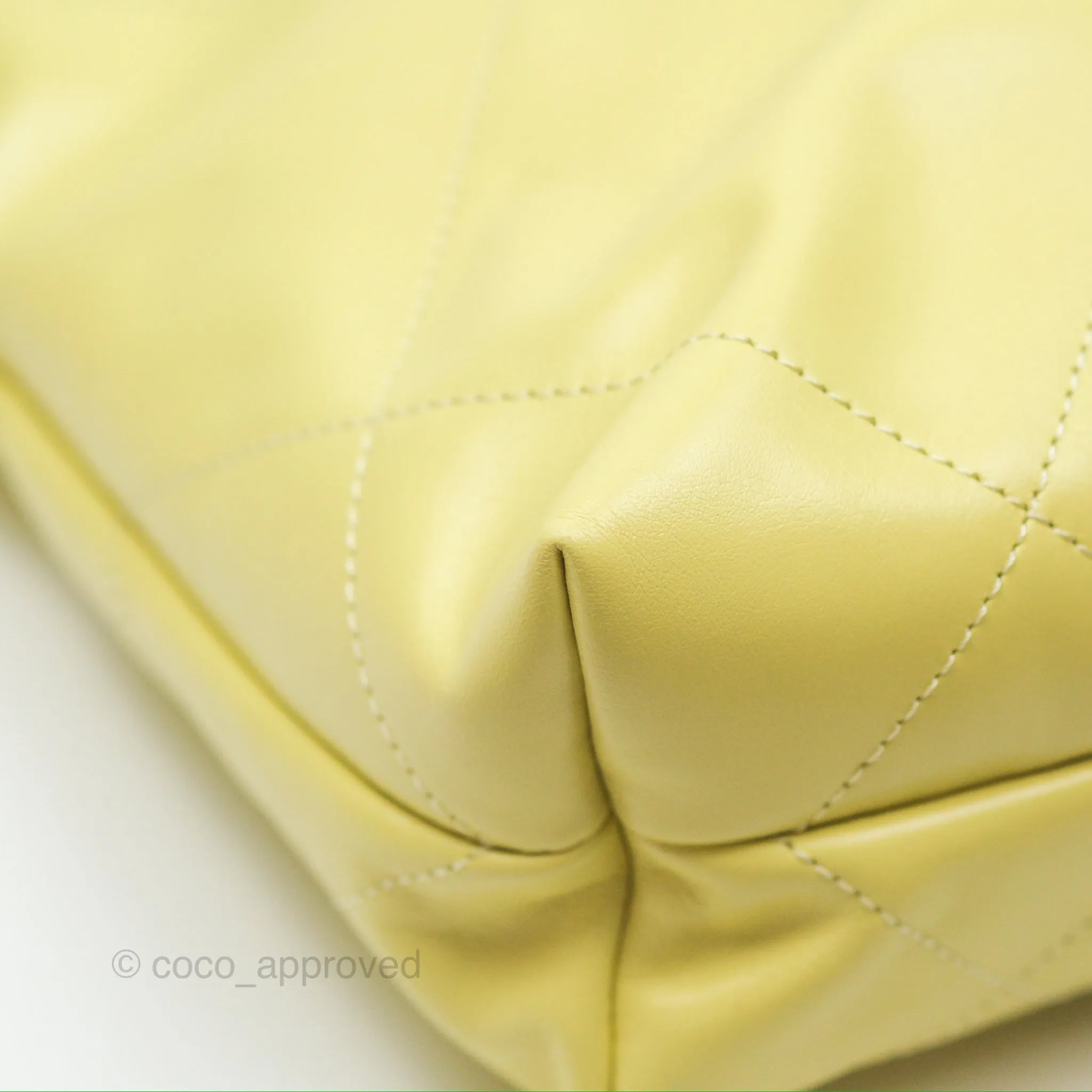 Chanel 22 Small Lime Green Shiny Aged Calfskin Aged Gold Hardware