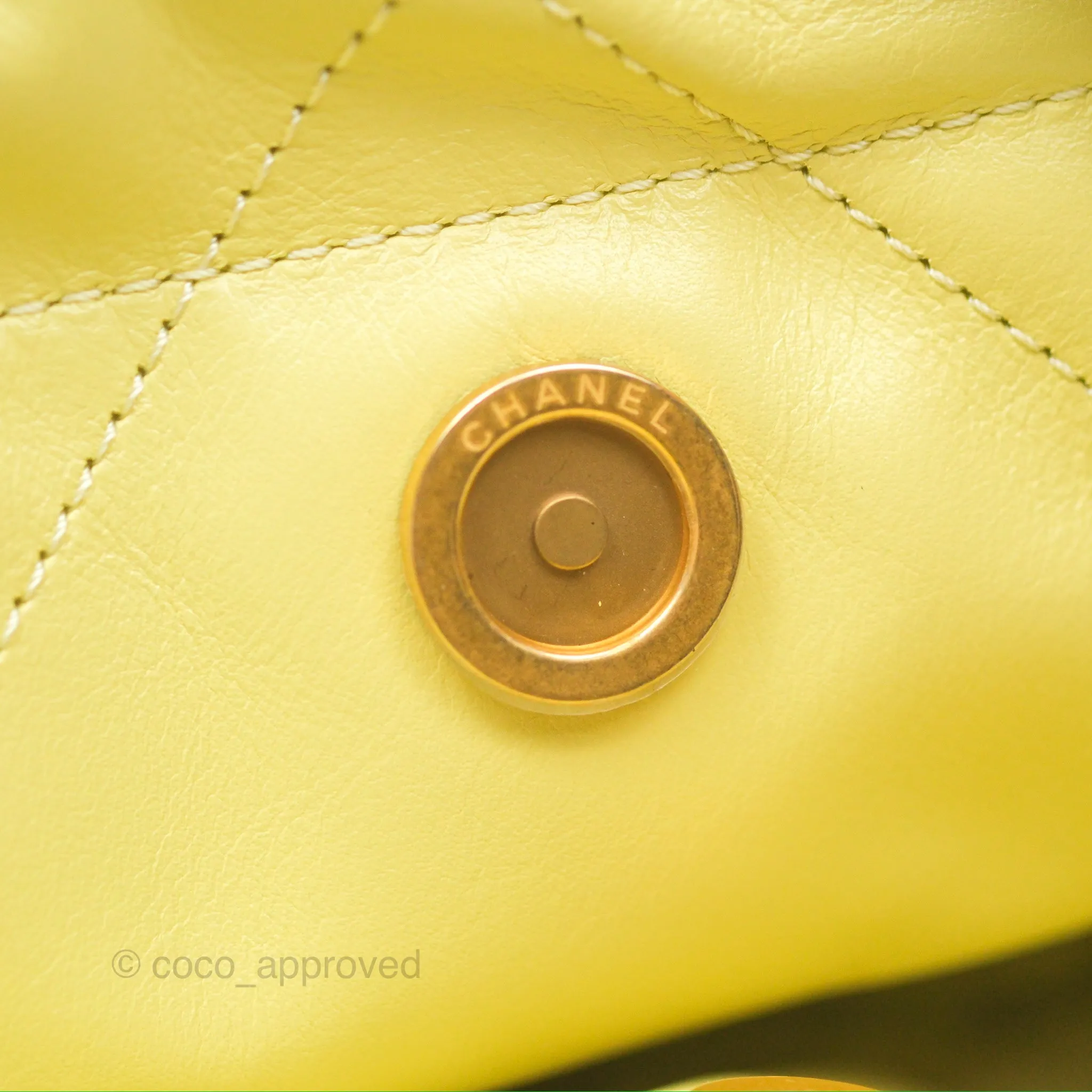 Chanel 22 Small Lime Green Shiny Aged Calfskin Aged Gold Hardware