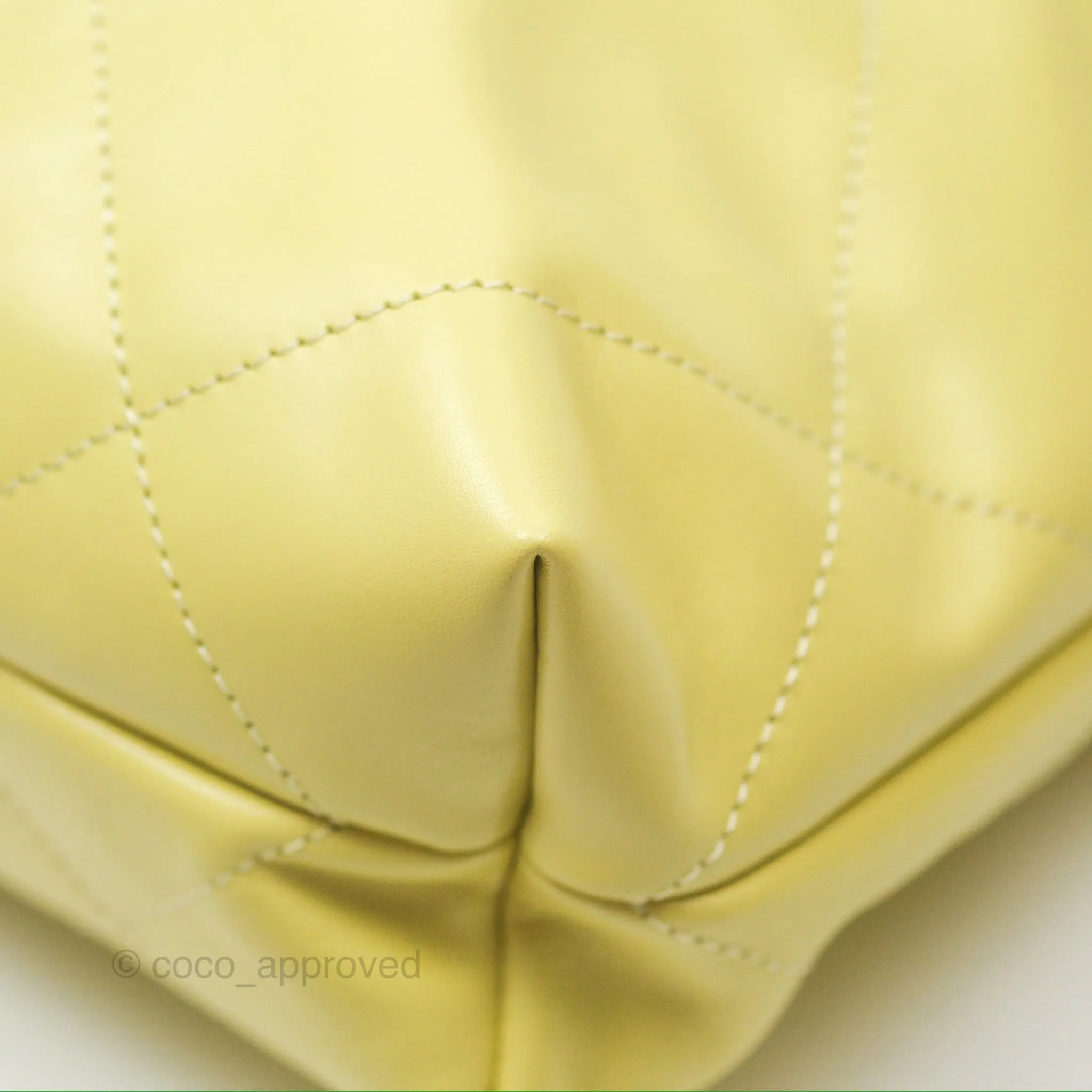 Chanel 22 Small Lime Green Shiny Aged Calfskin Aged Gold Hardware