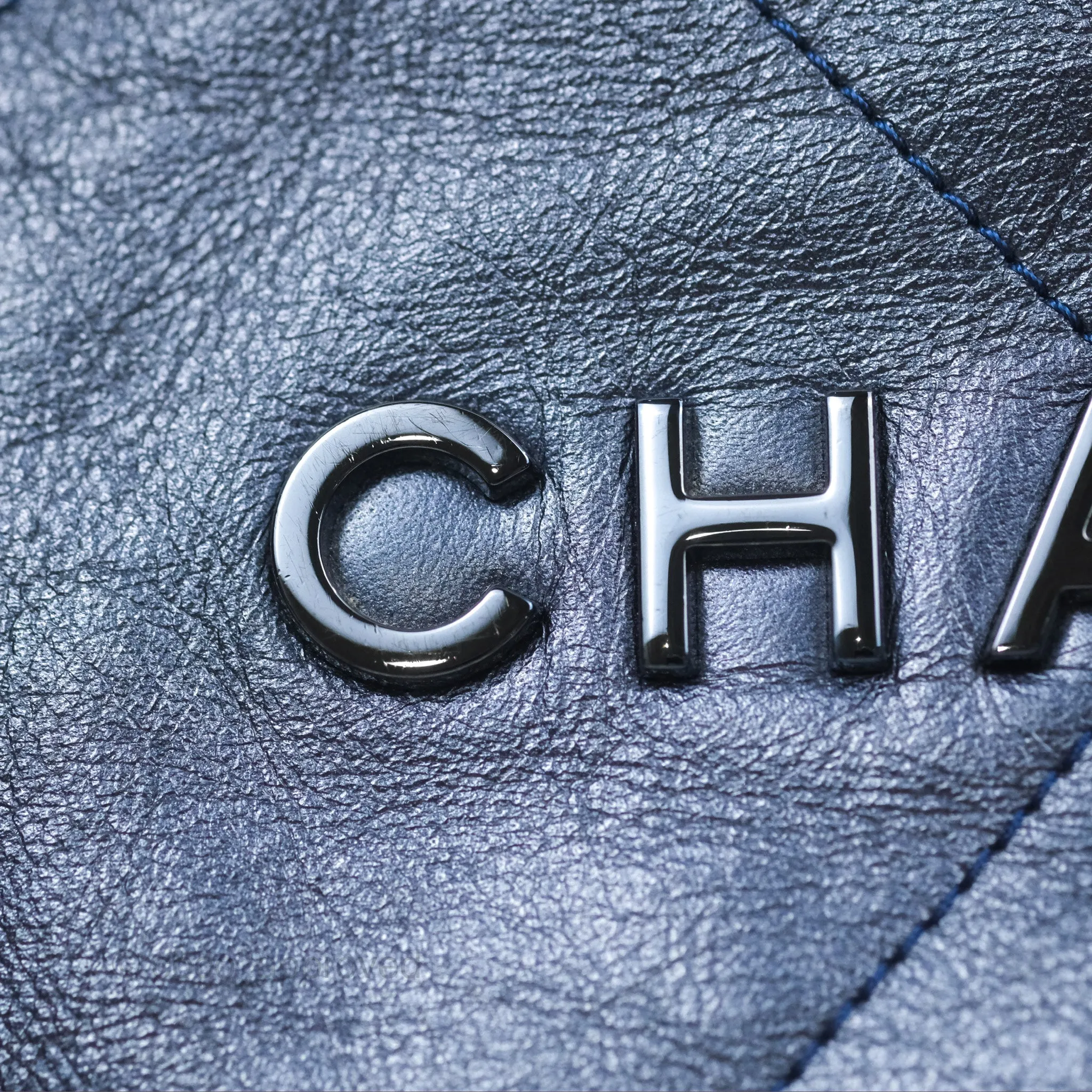 Chanel 22 Small Metallic Midnight Blue Aged Calfskin Midnight Blue/Silver Hardware