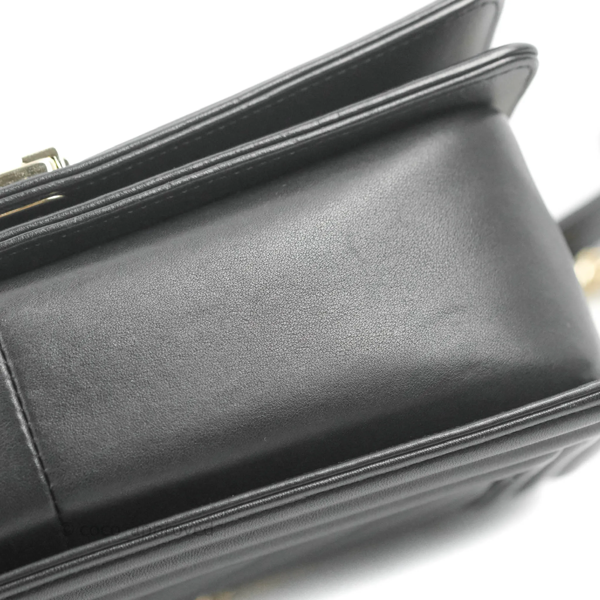 Chanel Chevron Medium Boy Black Calfskin Gold Hardware