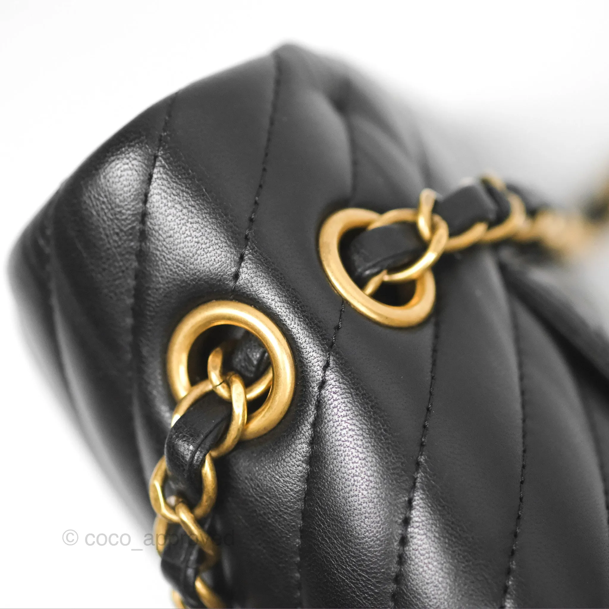 Chanel Classic M/L Medium Flap Chevron Black Lambskin Gold Hardware