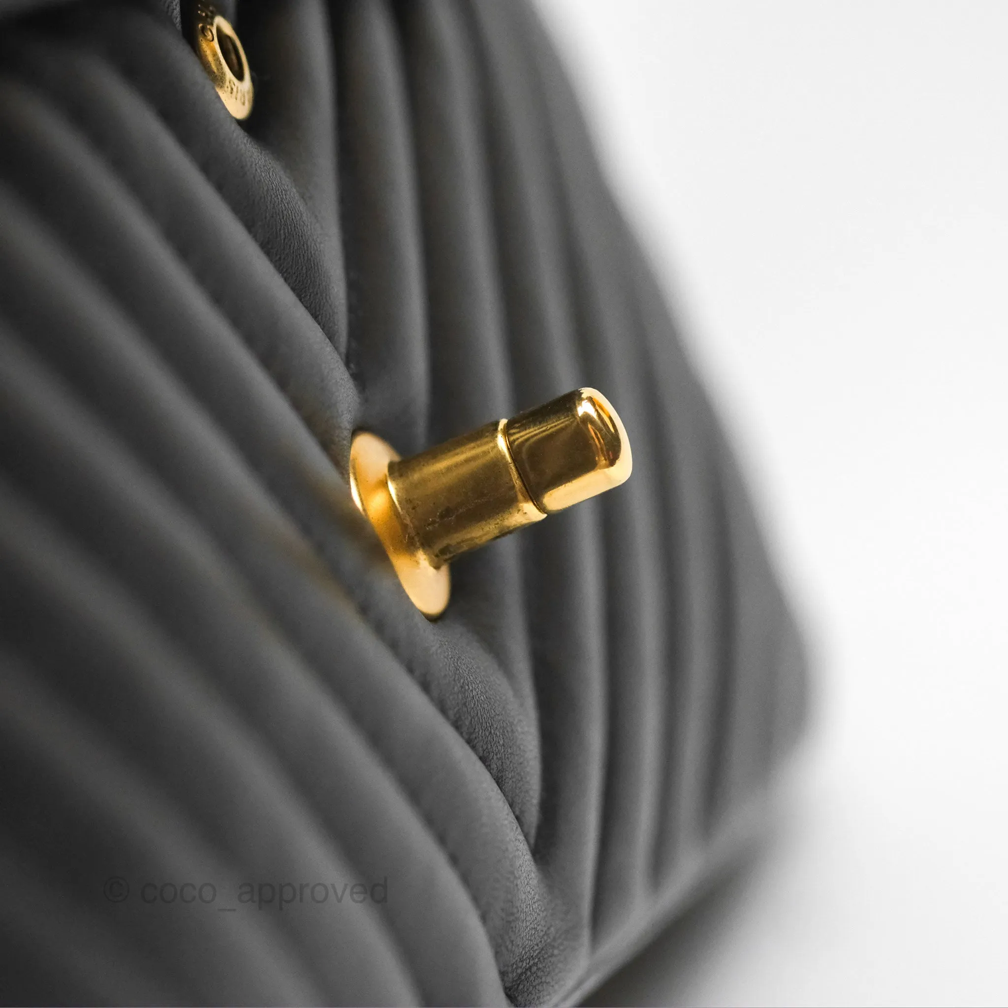 Chanel Classic M/L Medium Flap Chevron Black Lambskin Gold Hardware