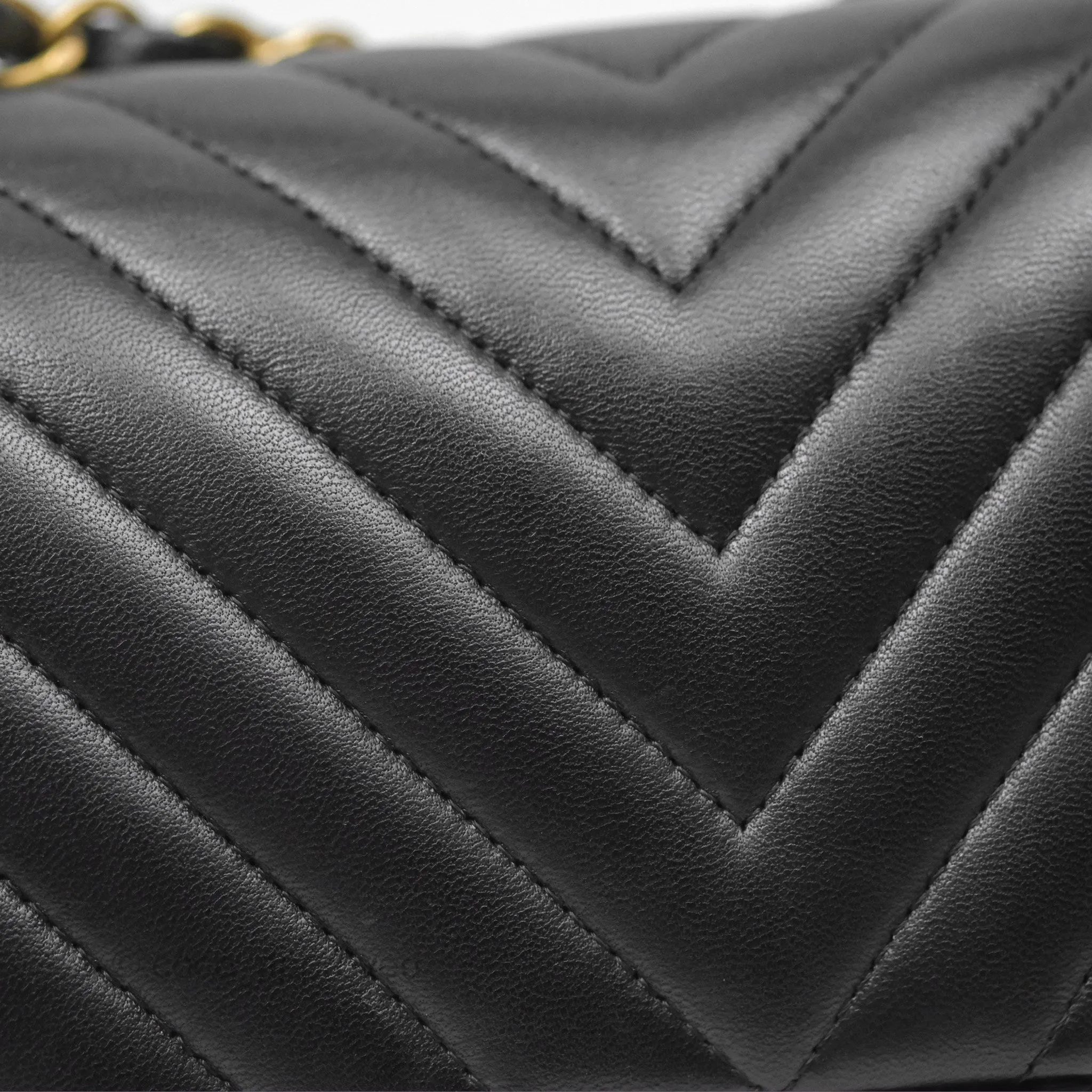 Chanel Classic M/L Medium Flap Chevron Black Lambskin Gold Hardware