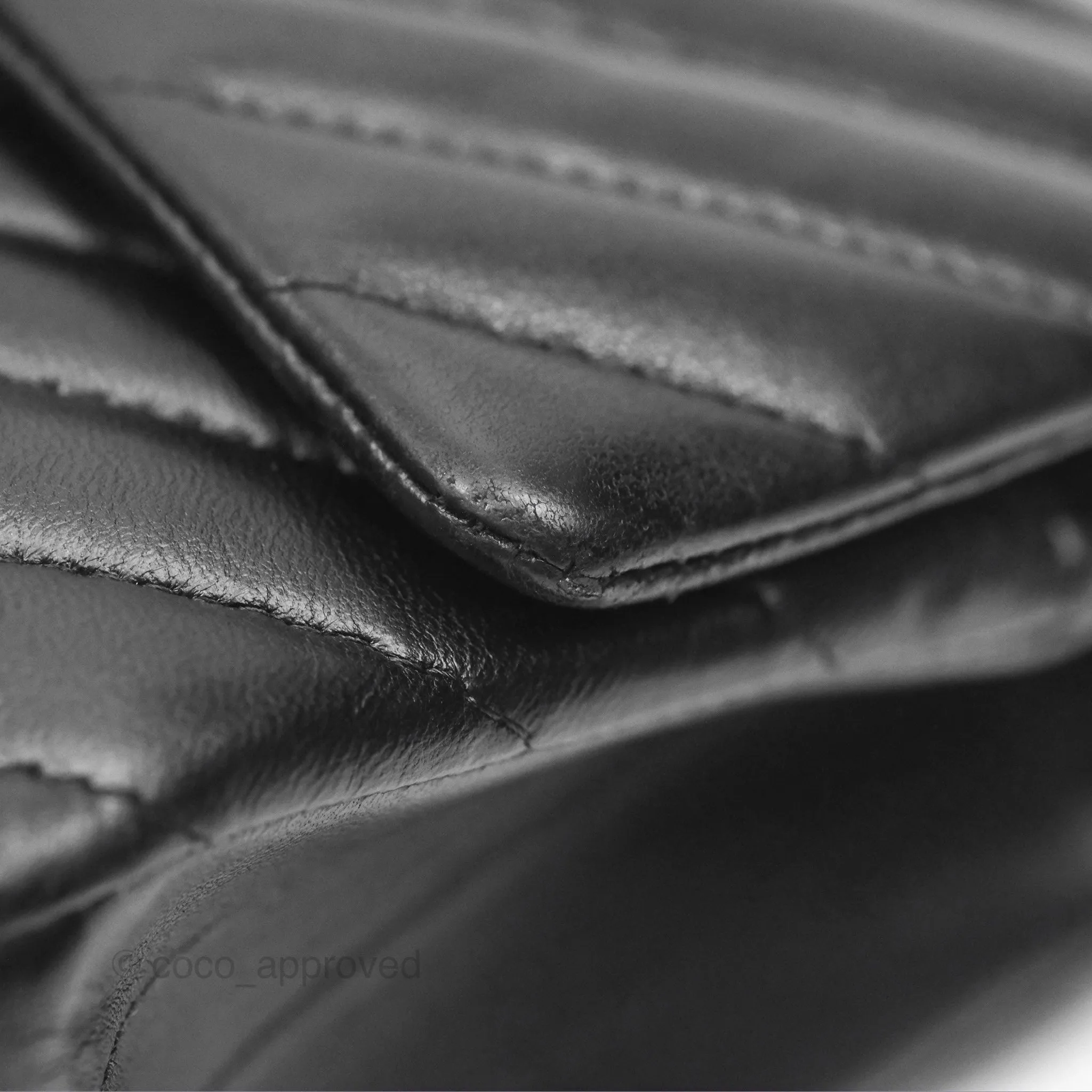 Chanel Classic M/L Medium Flap Chevron So Black Calfskin
