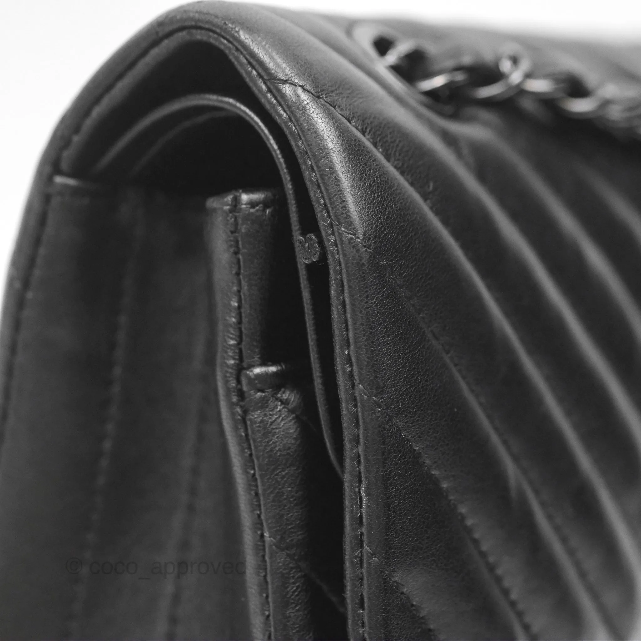 Chanel Classic M/L Medium Flap Chevron So Black Calfskin