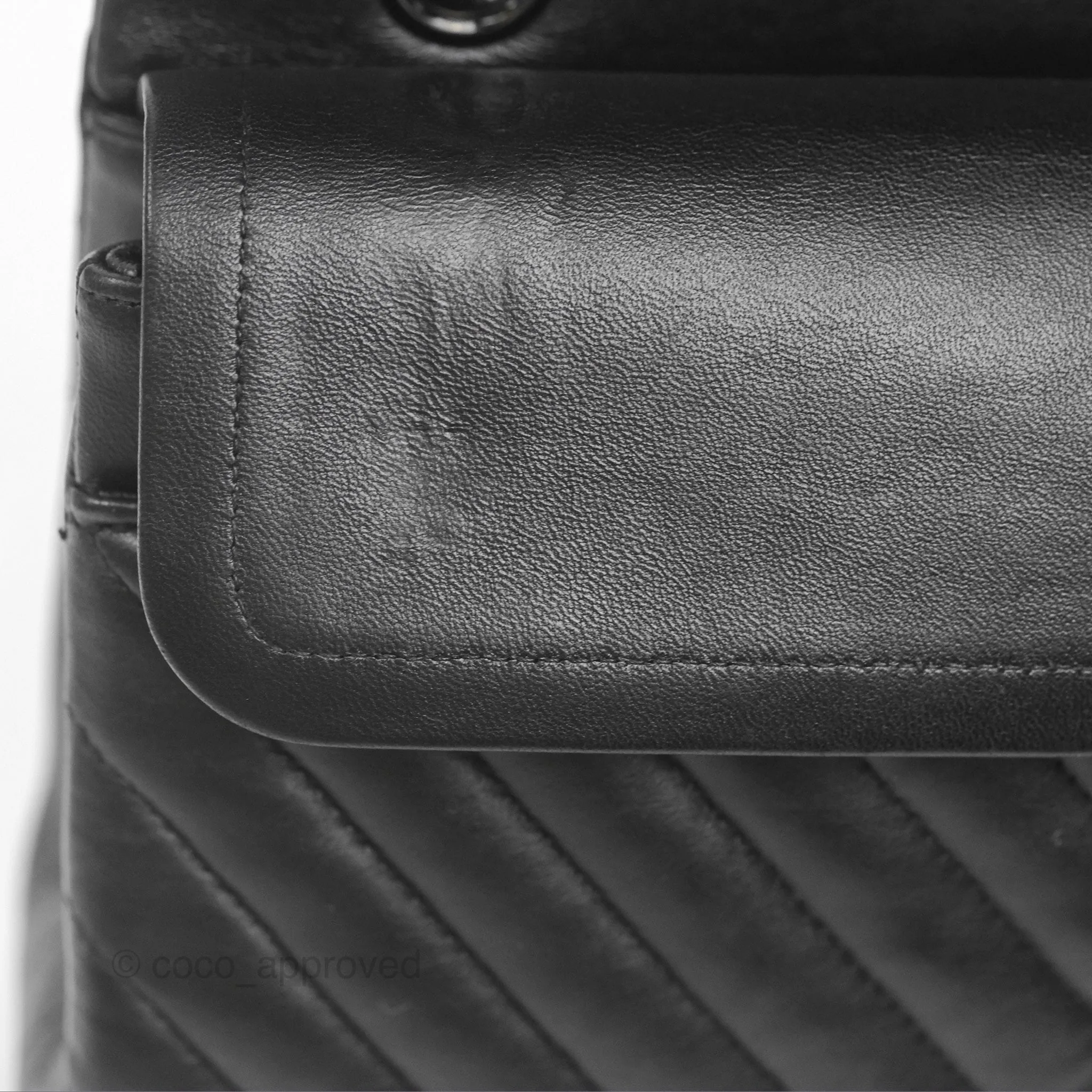 Chanel Classic M/L Medium Flap Chevron So Black Calfskin