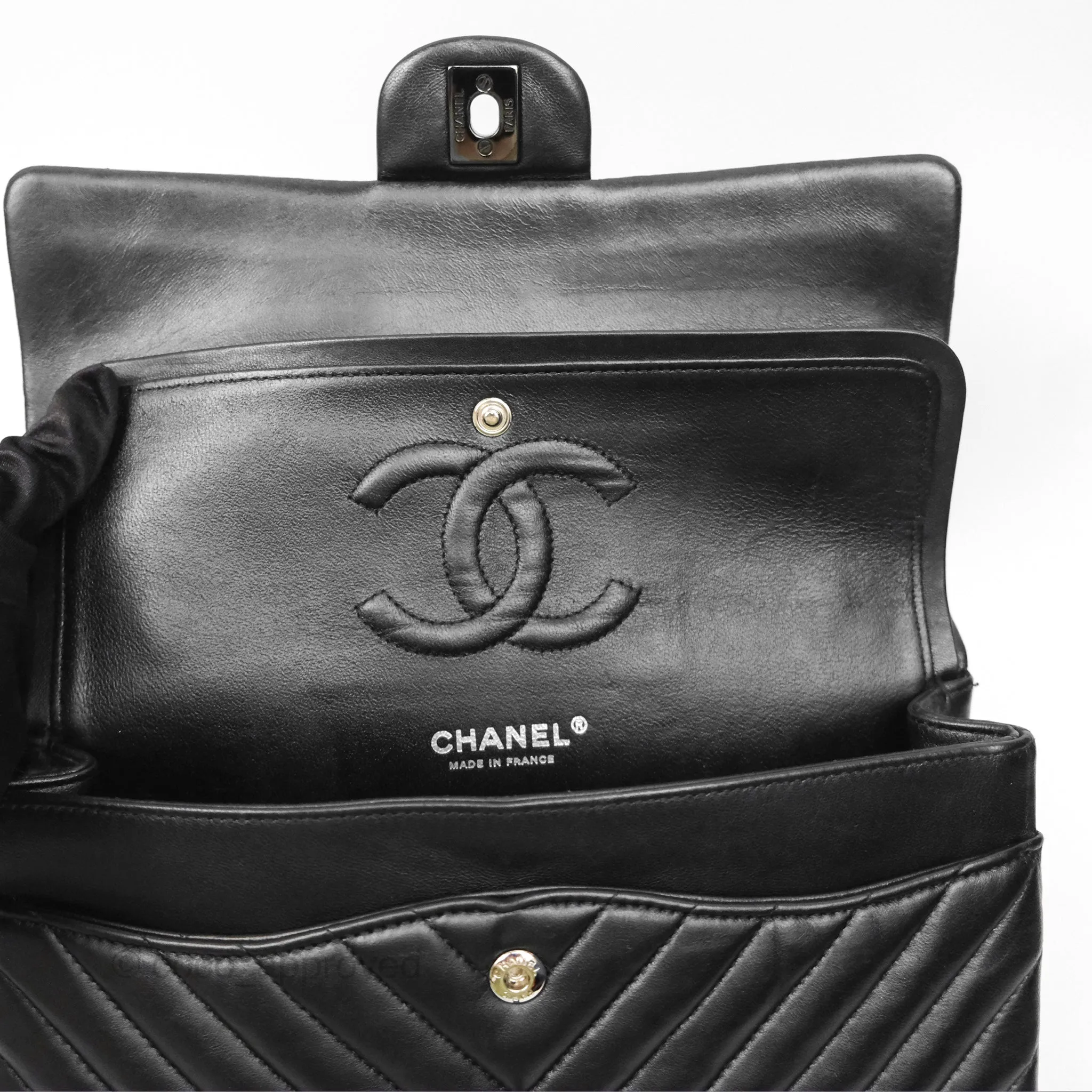 Chanel Classic M/L Medium Flap Chevron So Black Calfskin