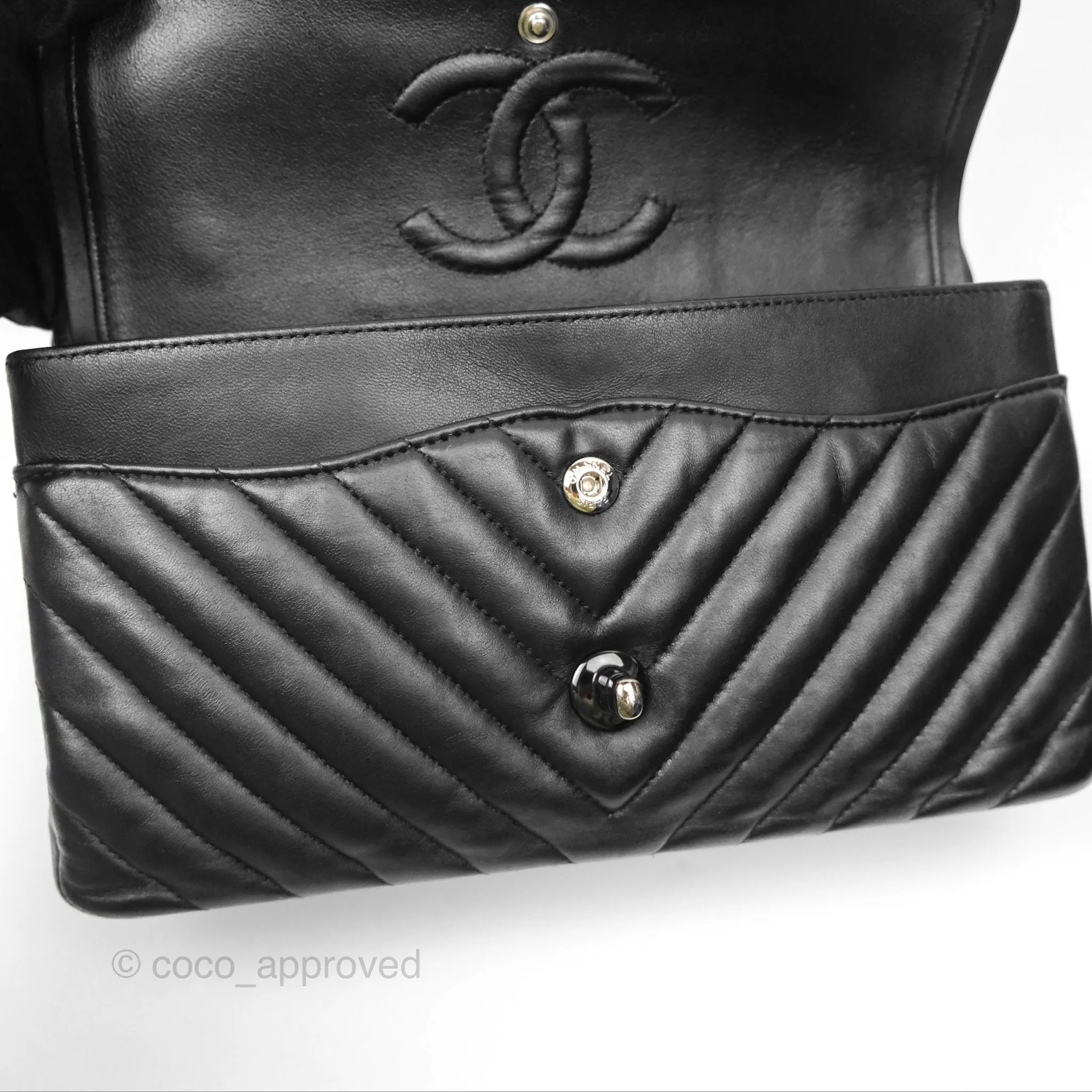 Chanel Classic M/L Medium Flap Chevron So Black Calfskin