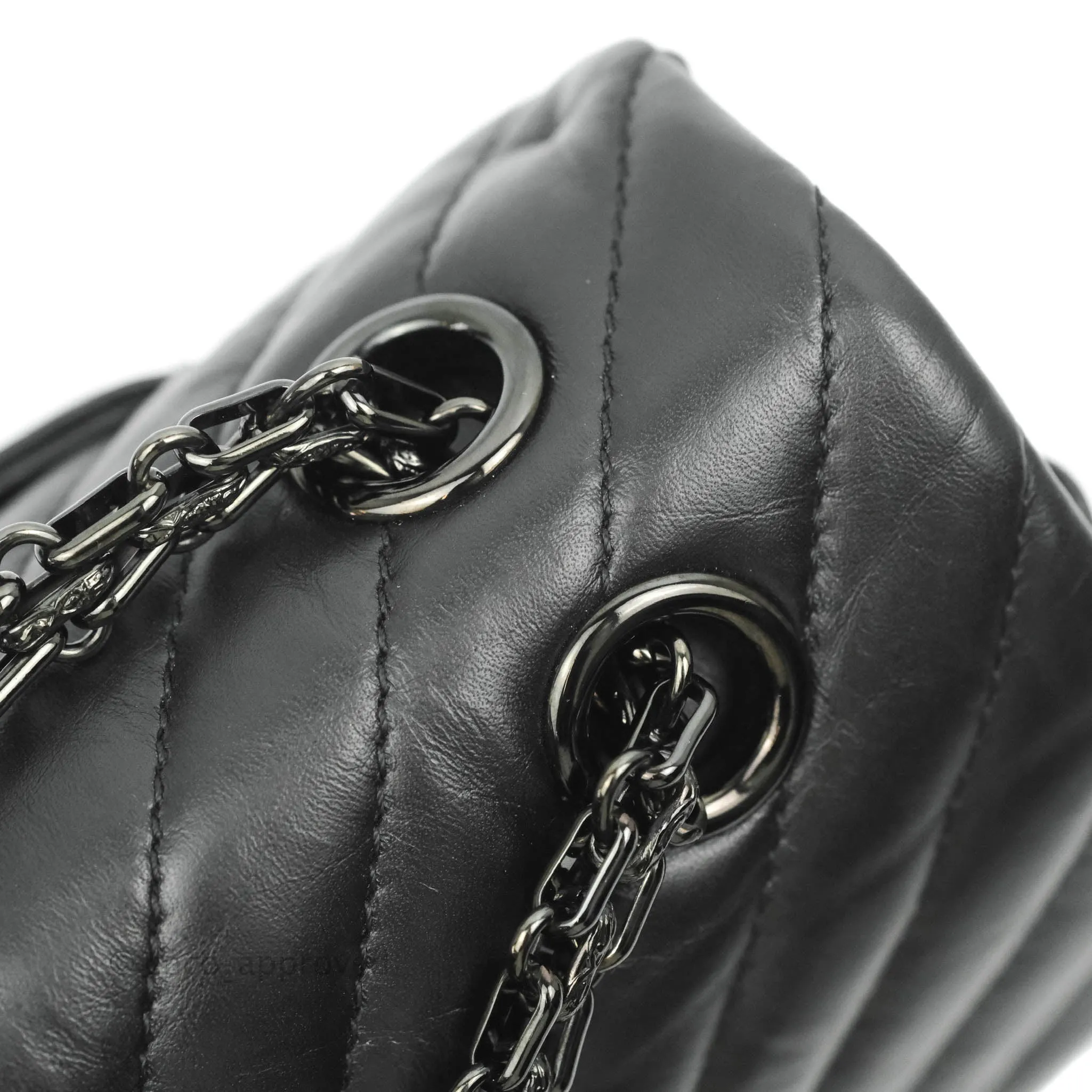 Chanel Reissue 225 Chevron Aged Calfskin So Black
