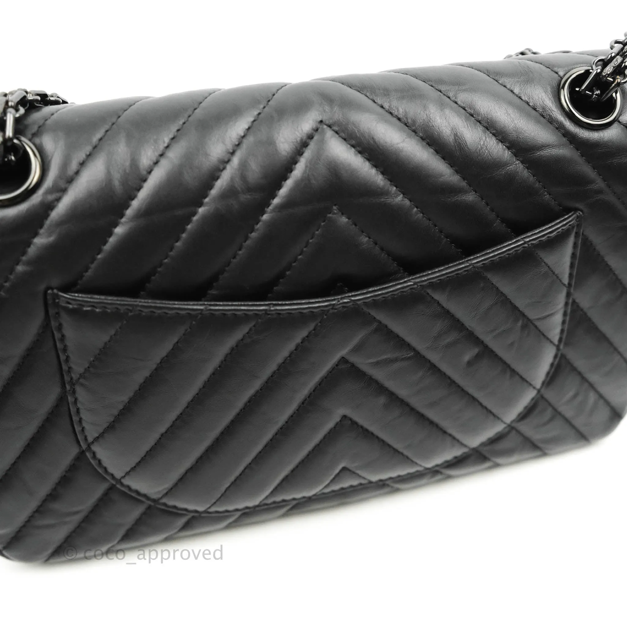 Chanel Reissue 225 Chevron Aged Calfskin So Black