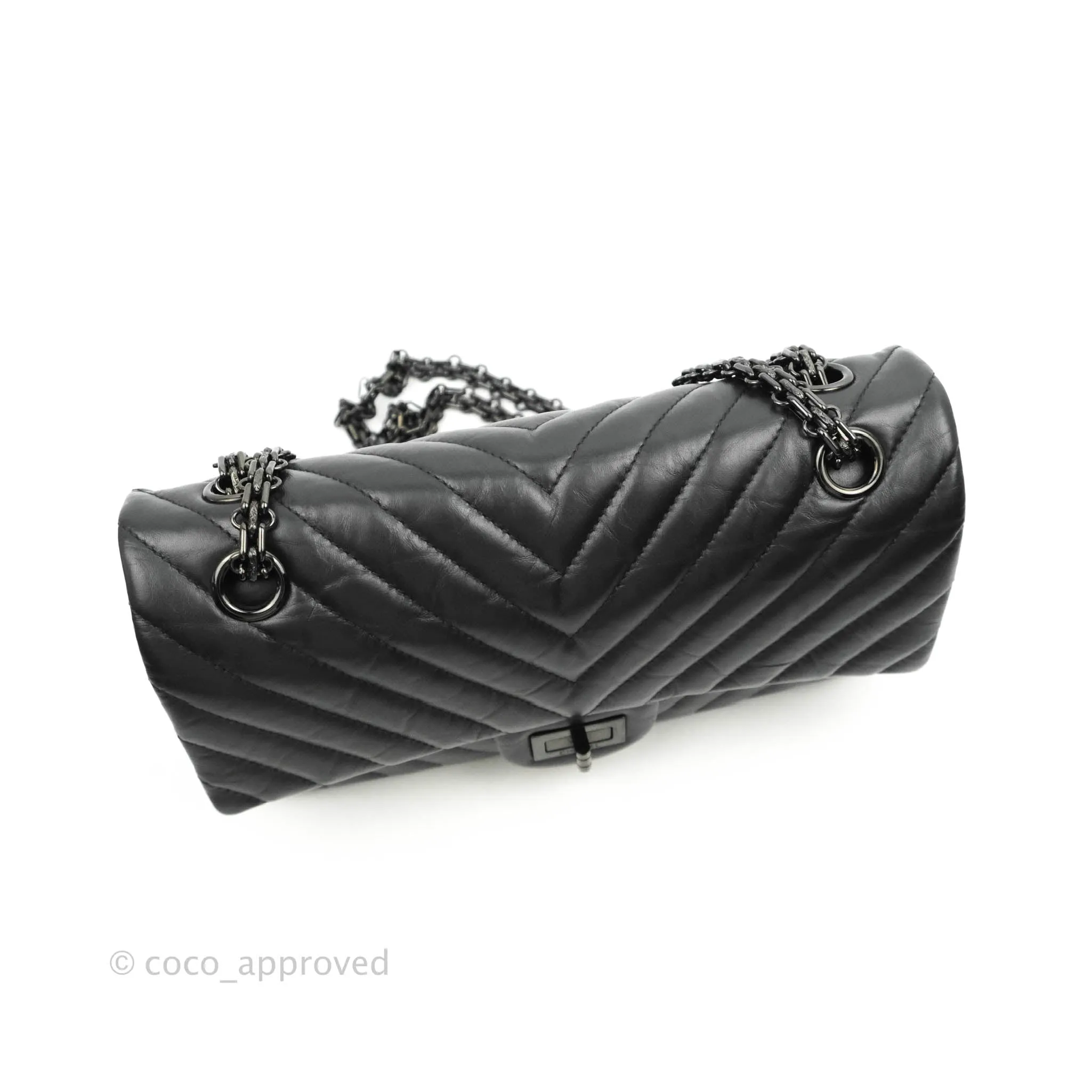 Chanel Reissue 225 Chevron Aged Calfskin So Black
