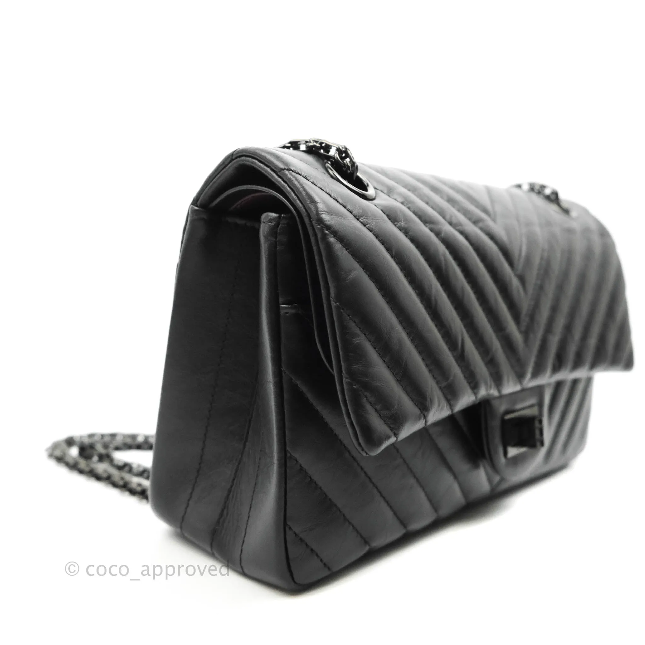 Chanel Reissue 225 Chevron Aged Calfskin So Black