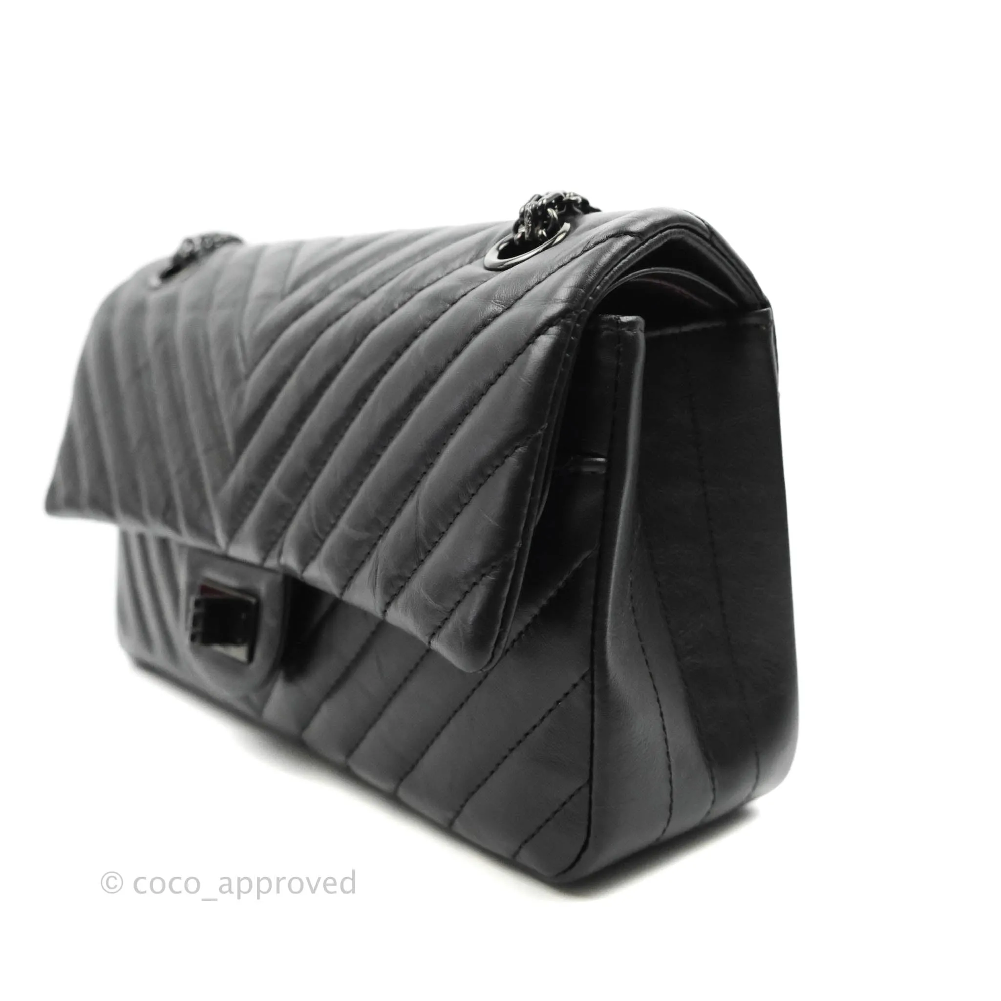Chanel Reissue 225 Chevron Aged Calfskin So Black
