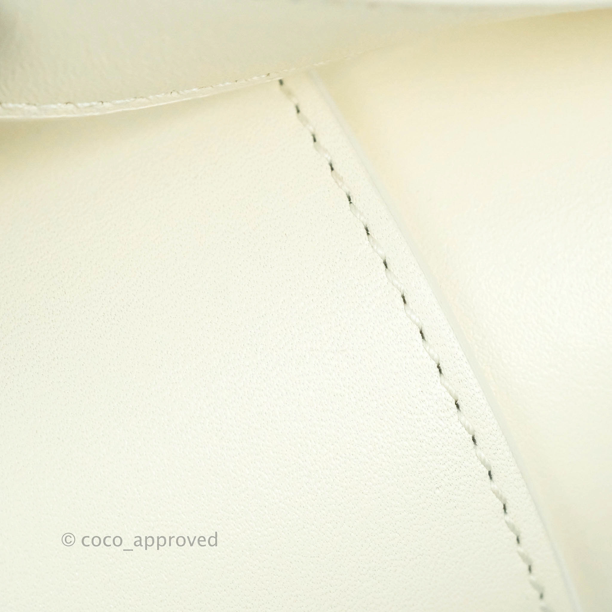 Christian Dior 30 Montaigne Bag White Calfskin Gold Hardware