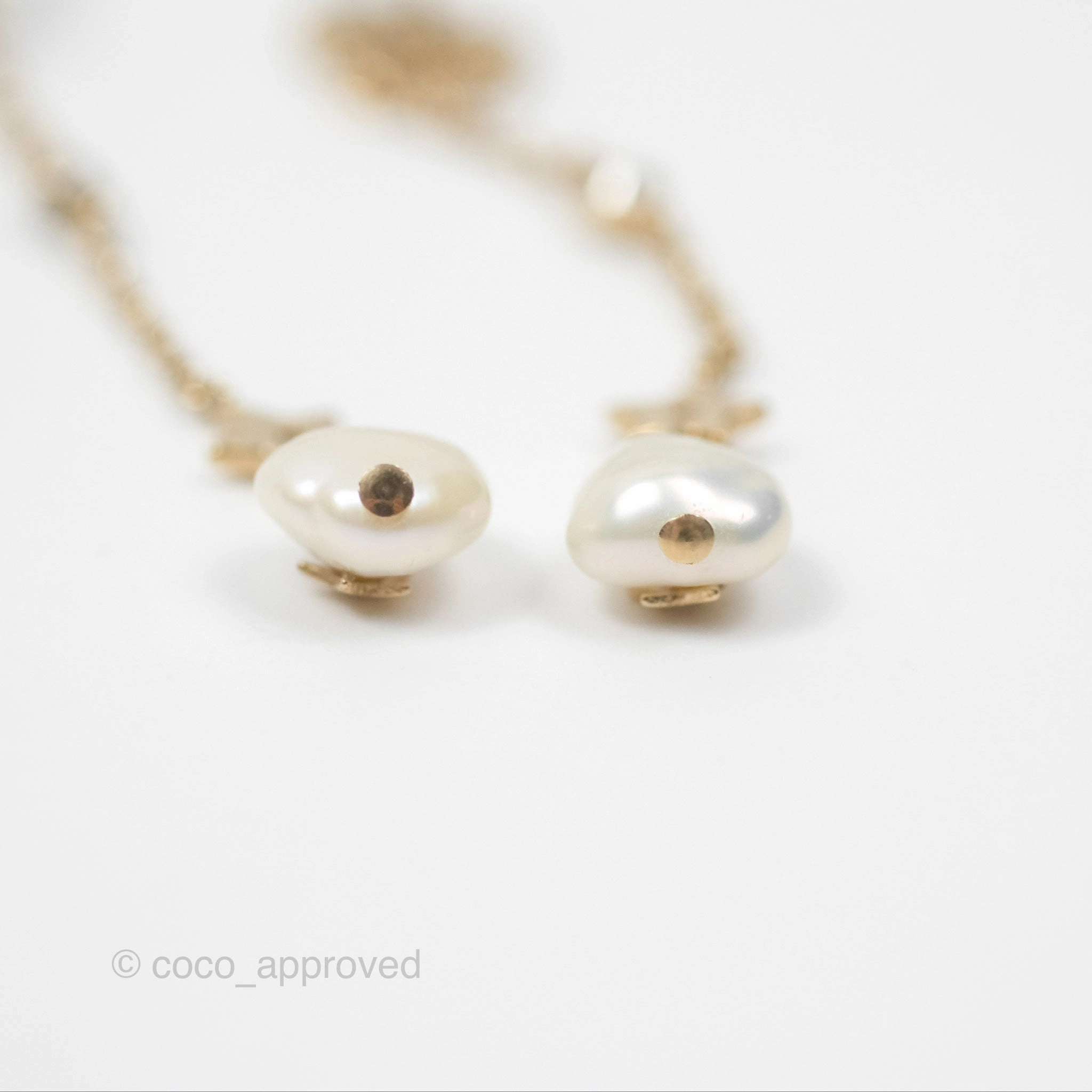 Christian Dior Crystal Pearl Shiny D Earrings Gold Tone