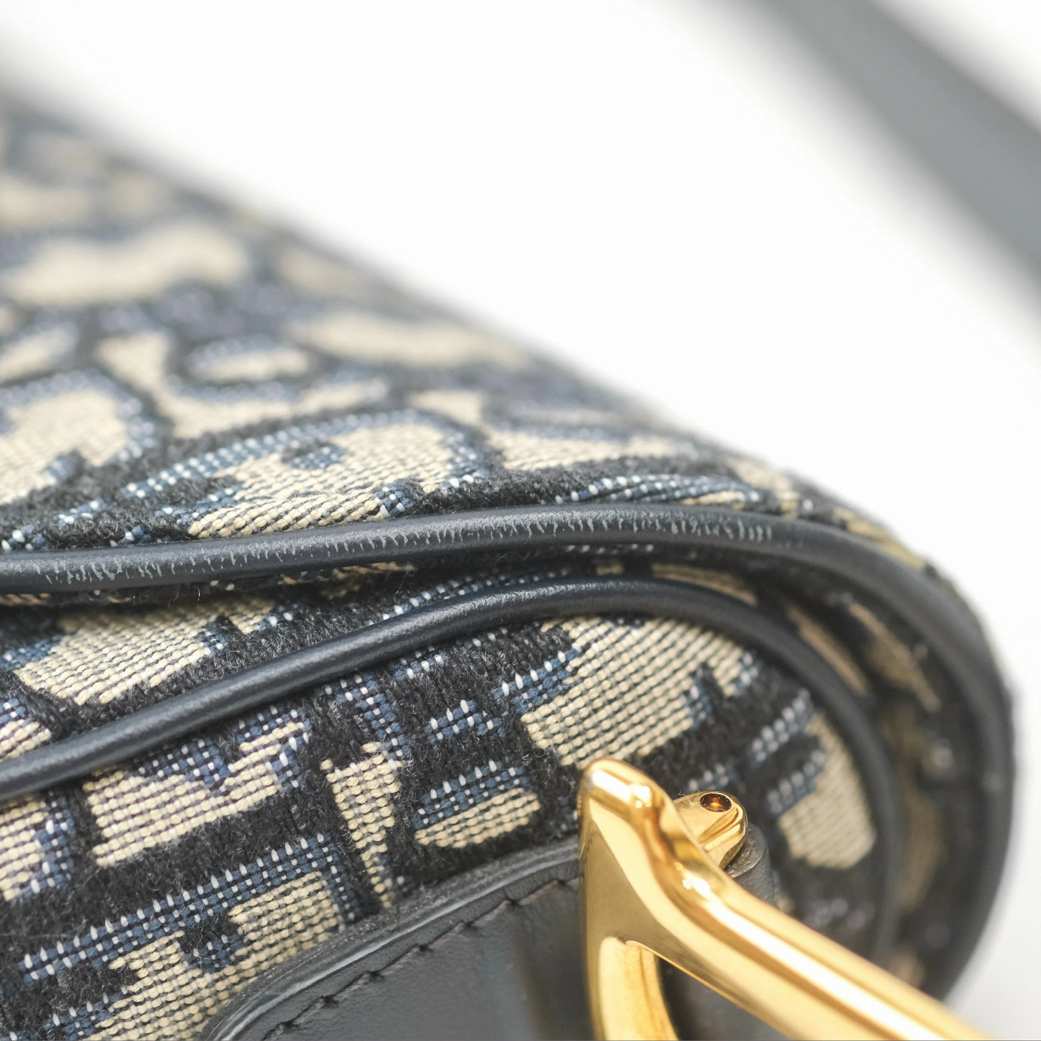 Christian Dior Saddle Bag Navy Dior Oblique Embroidery Gold Hardware