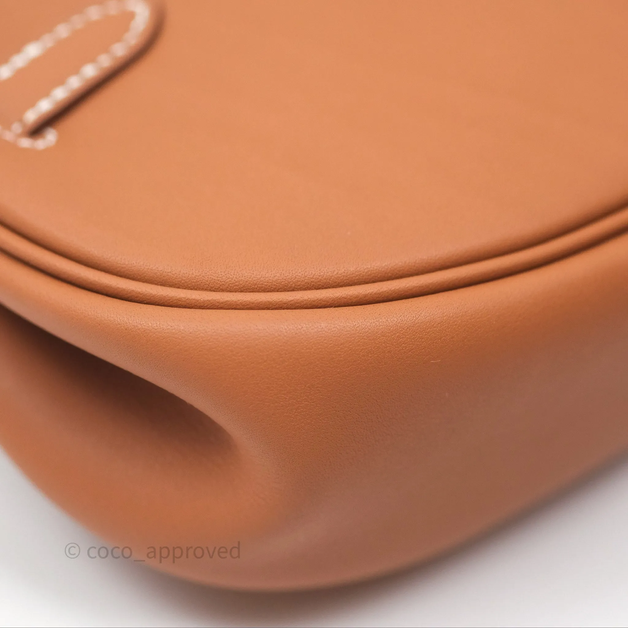 Herms Kelly Moove Gold 37 Swift Gold Hardware