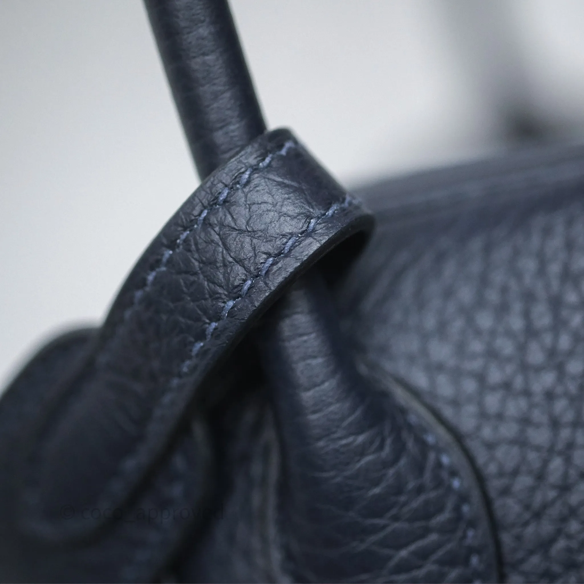 Herms Lindy 26 Bleu Nuit 2Z Taurillon Clemence Palladium Hardware
