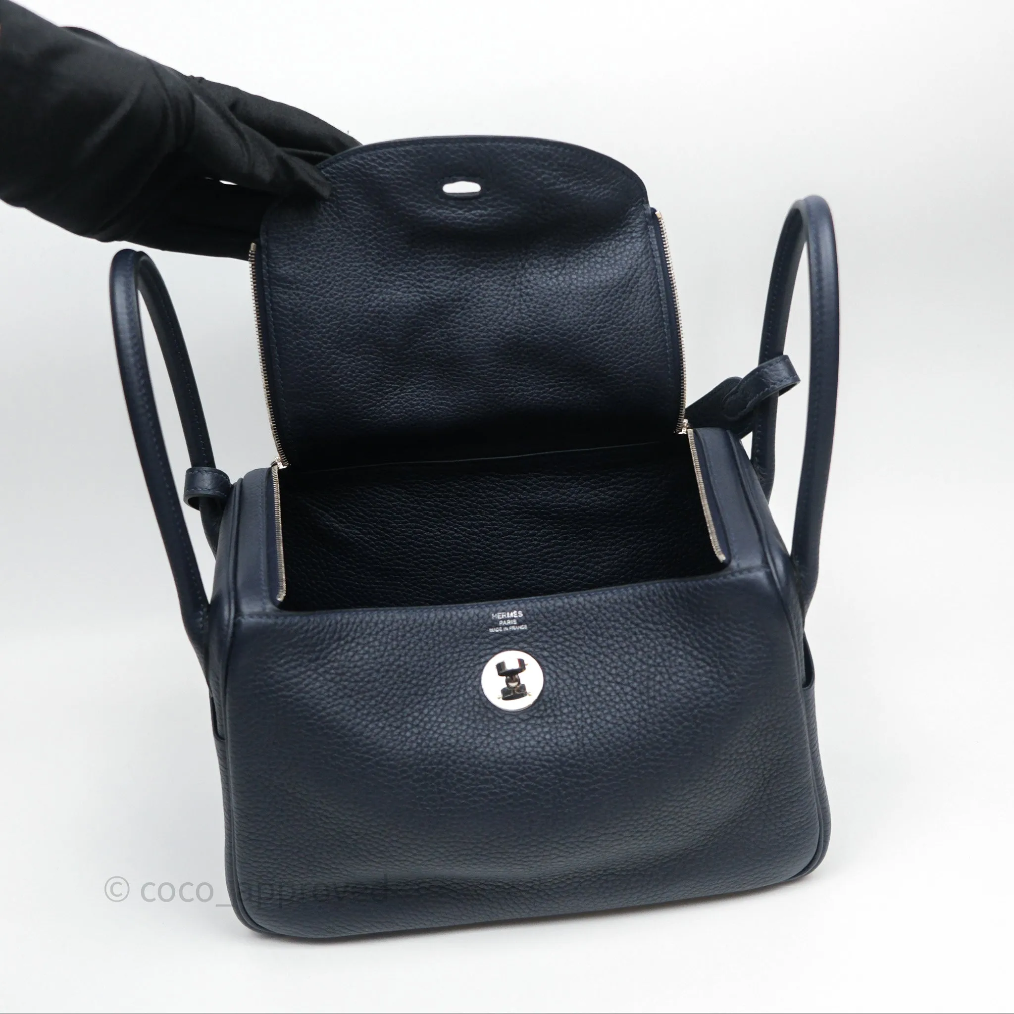 Herms Lindy 26 Bleu Nuit 2Z Taurillon Clemence Palladium Hardware