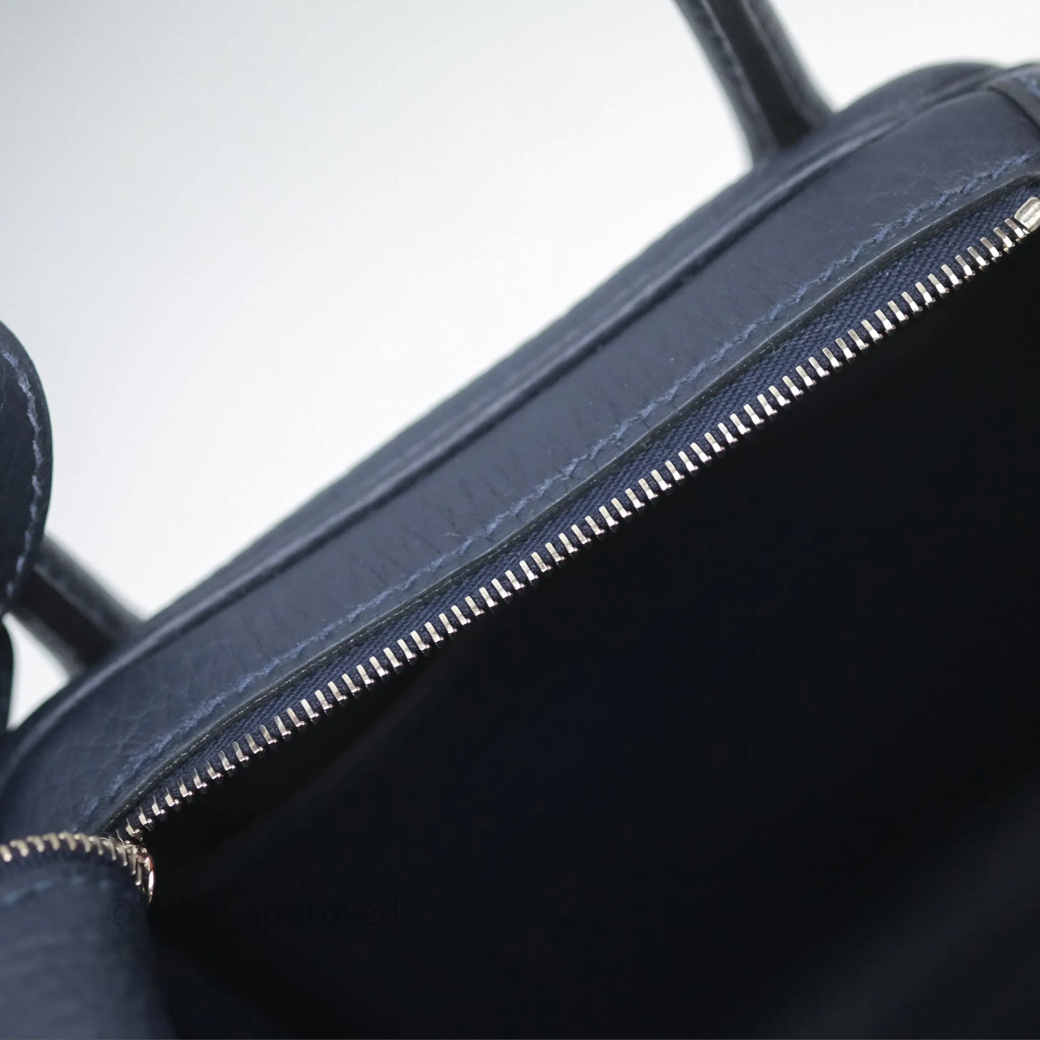 Herms Lindy 26 Bleu Nuit 2Z Taurillon Clemence Palladium Hardware