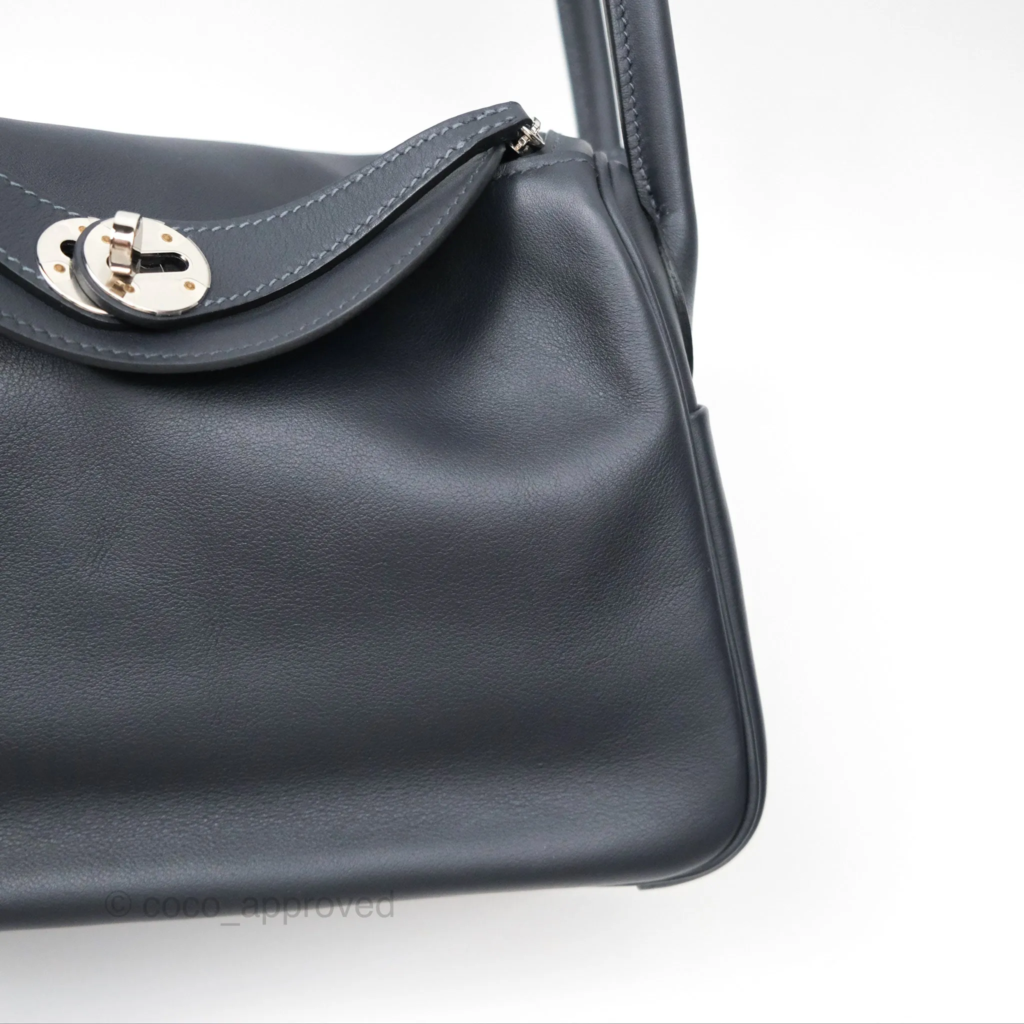 Herms Lindy 26 Caban/Bleu Frida Swift Palladium Hardware