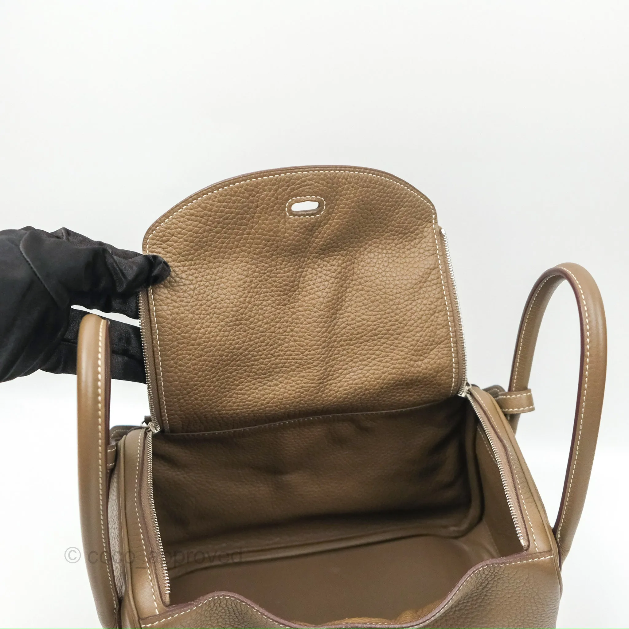 Herms Lindy 26 Etoupe Clemence Palladium Hardware