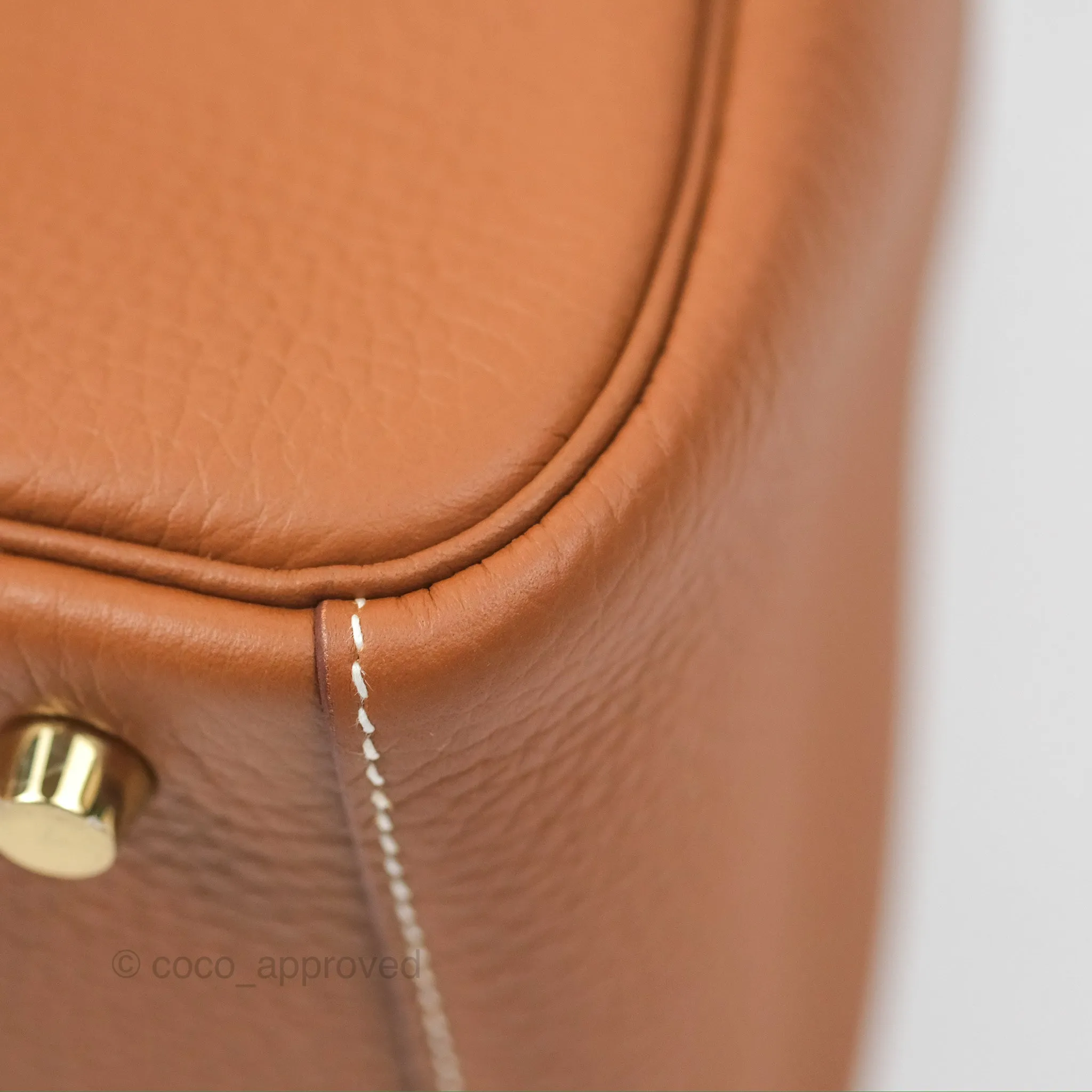 Herms Lindy 26 Gold Taurillon Clemence Gold Hardware