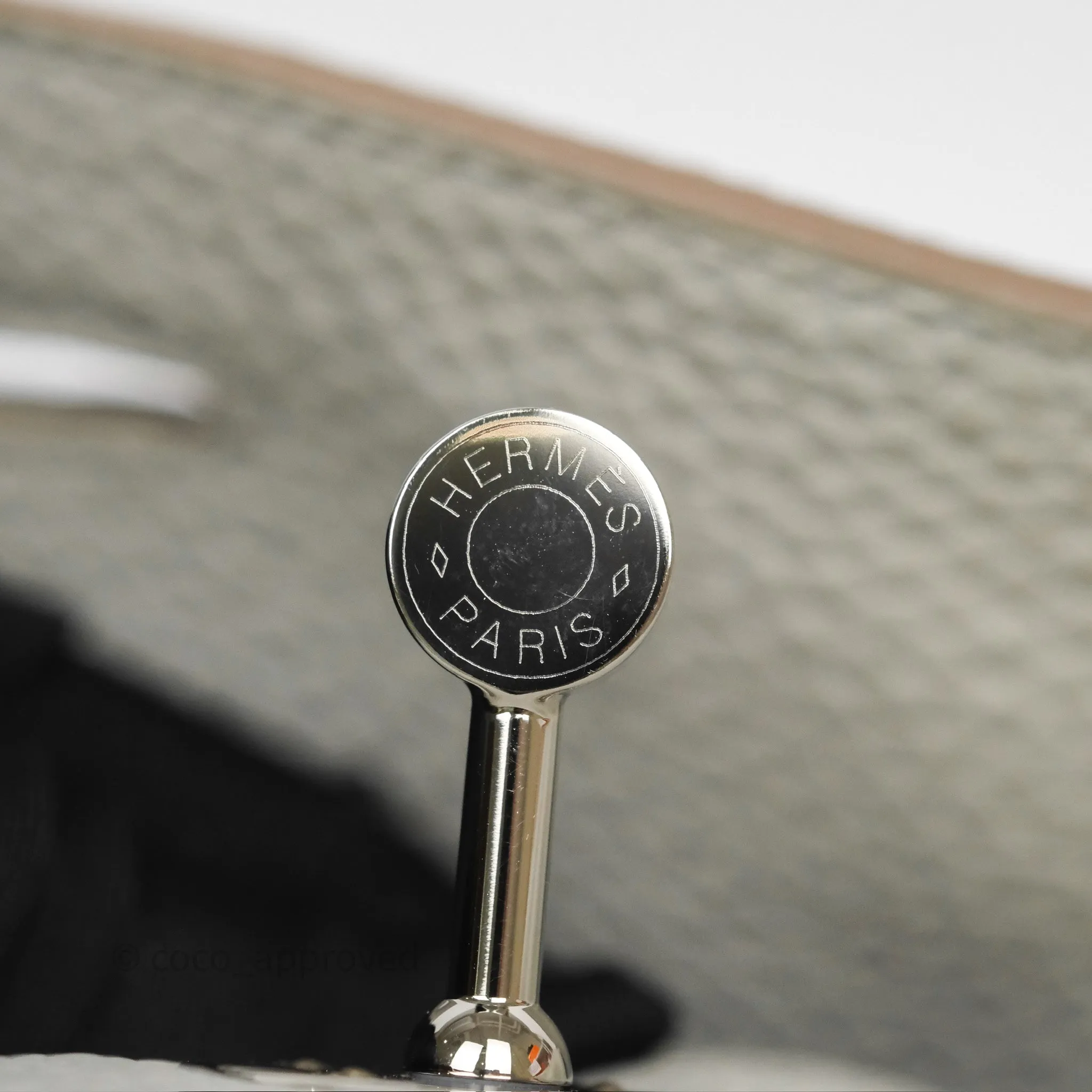 Herms Lindy 26 Gris Perle 80 Clemence Palladium Hardware